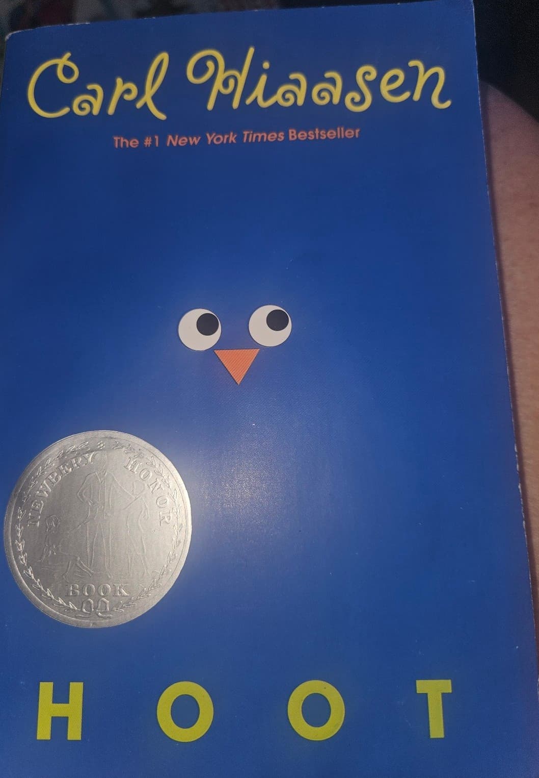 Hoot. Carl Hiaasen. Buy 1 book get 1 free - Image 1