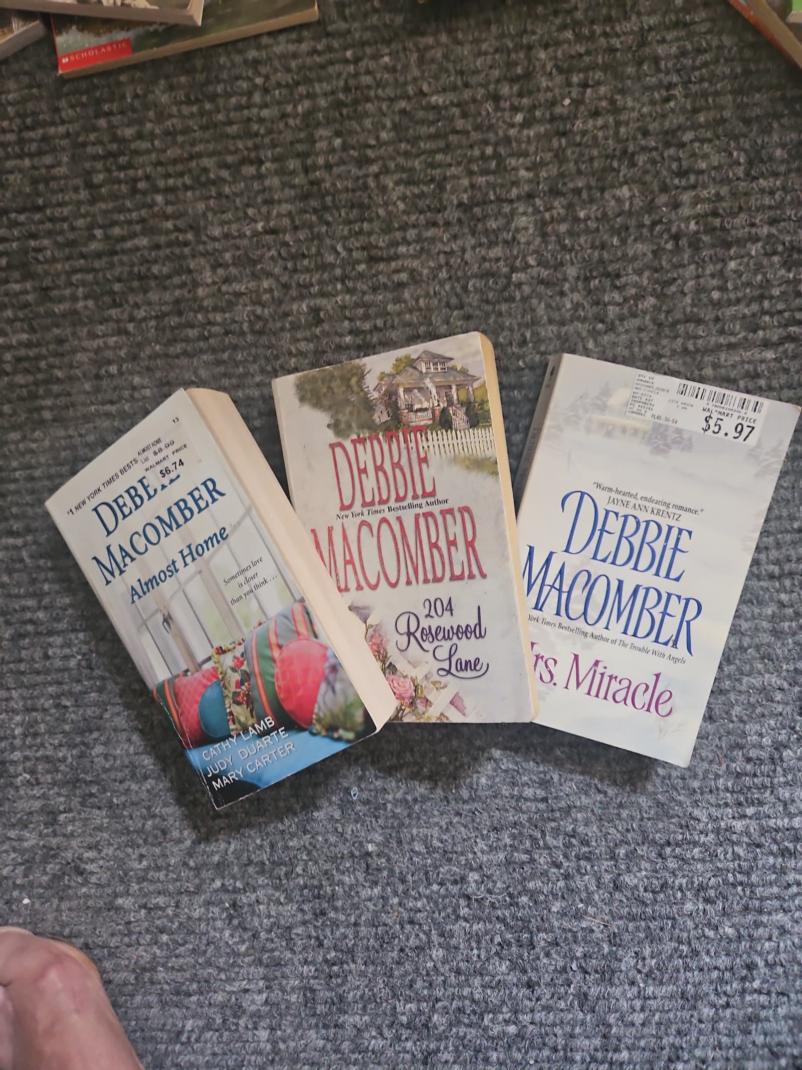 3 Debbie Macomber paperbacks. Buy 3 book listings, get 1 free - Image 1
