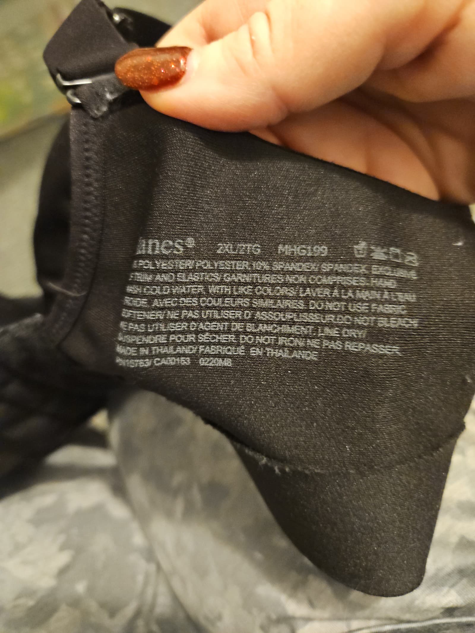 Hanes black 2xl lightly padded - Thumbnail 2