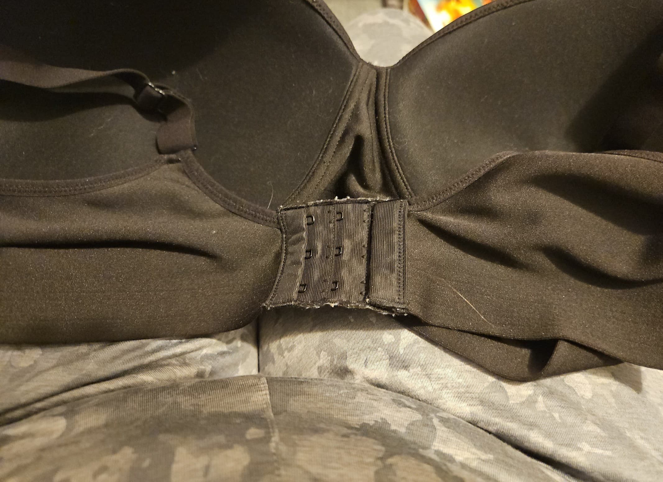 Hanes black 2xl lightly padded - Thumbnail 3
