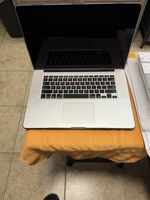 Apple MacBook Pro 15" Silver Laptop Backlit Keyboard Graphic Design