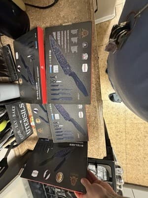 Ufree & Tinnivi LED Speaker, Projector, Hair Curler, LIVE QTX11 Webcam, Knife S… - Thumbnail 4