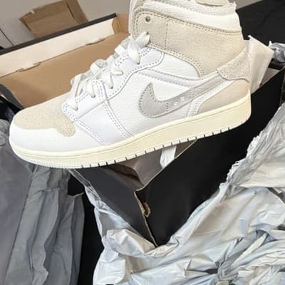 Air Jordan 1 Mid SE Craft Sneakers Size 6Y