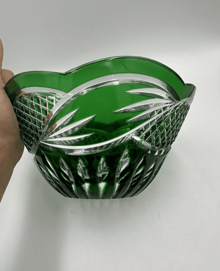 Handcrafted 9.5-Inch Cut and Polished Lead Crystal Salad Bowl - Thumbnail 4