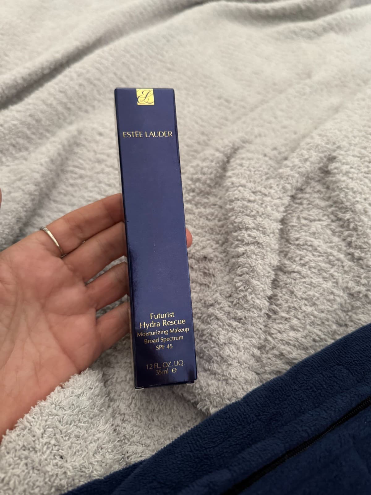 Estee Lauder Futurist Hydra Rescue Moisturizing Liquid Makeup 1.2 fl oz #7N2 - Image 1
