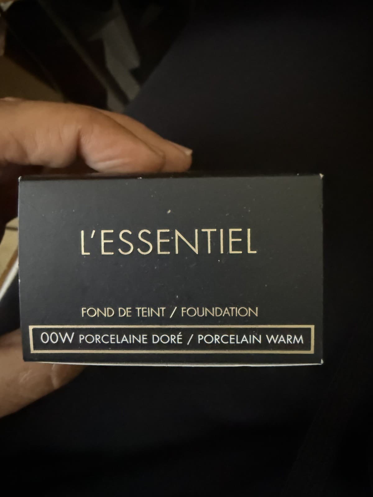 Guerlain L'Essential Foundation 00W Porcelain Dore 1.0 Oz (30 Ml) - Thumbnail 4