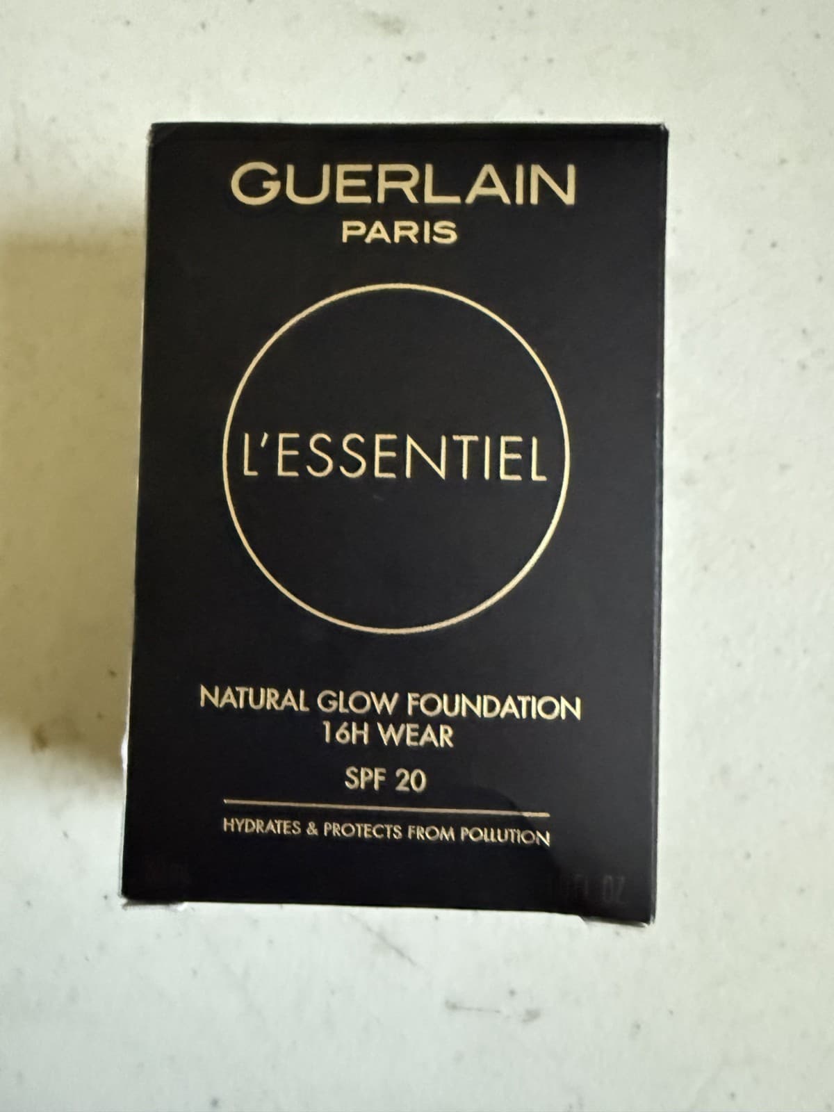 Guerlain L'Essential Foundation 00W Porcelain Dore 1.0 Oz (30 Ml) - Thumbnail 2