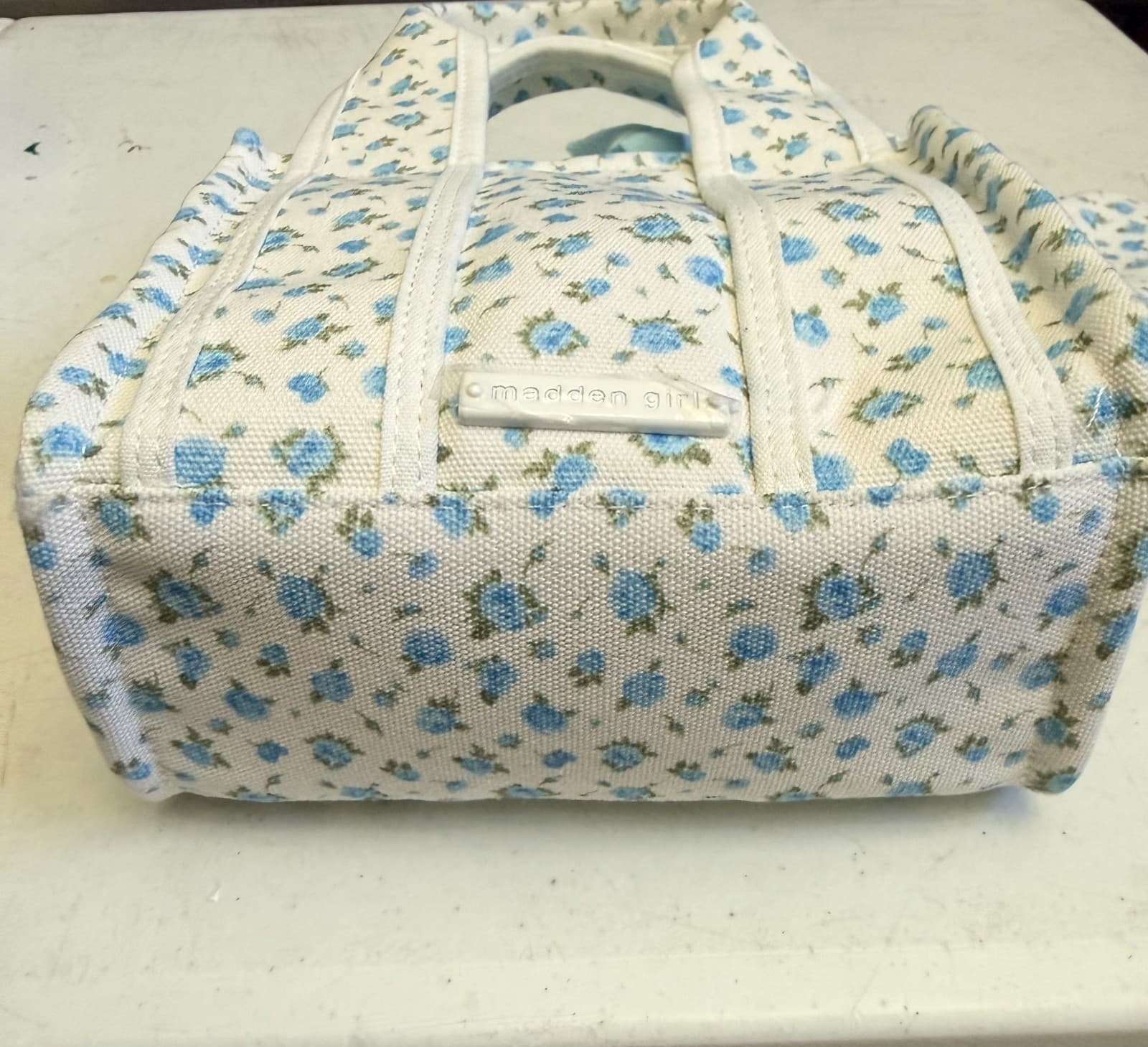 Madden Girl - Steven Madden Blue Floral with Bow Mini Tote - Tiktok Viral - Thumbnail 2