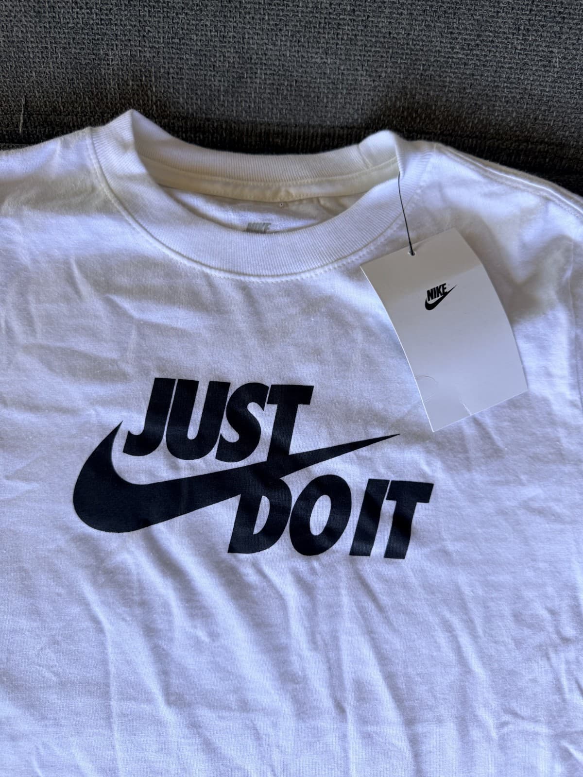 Kids Nike Just do it white Tshirt new medium - Thumbnail 2