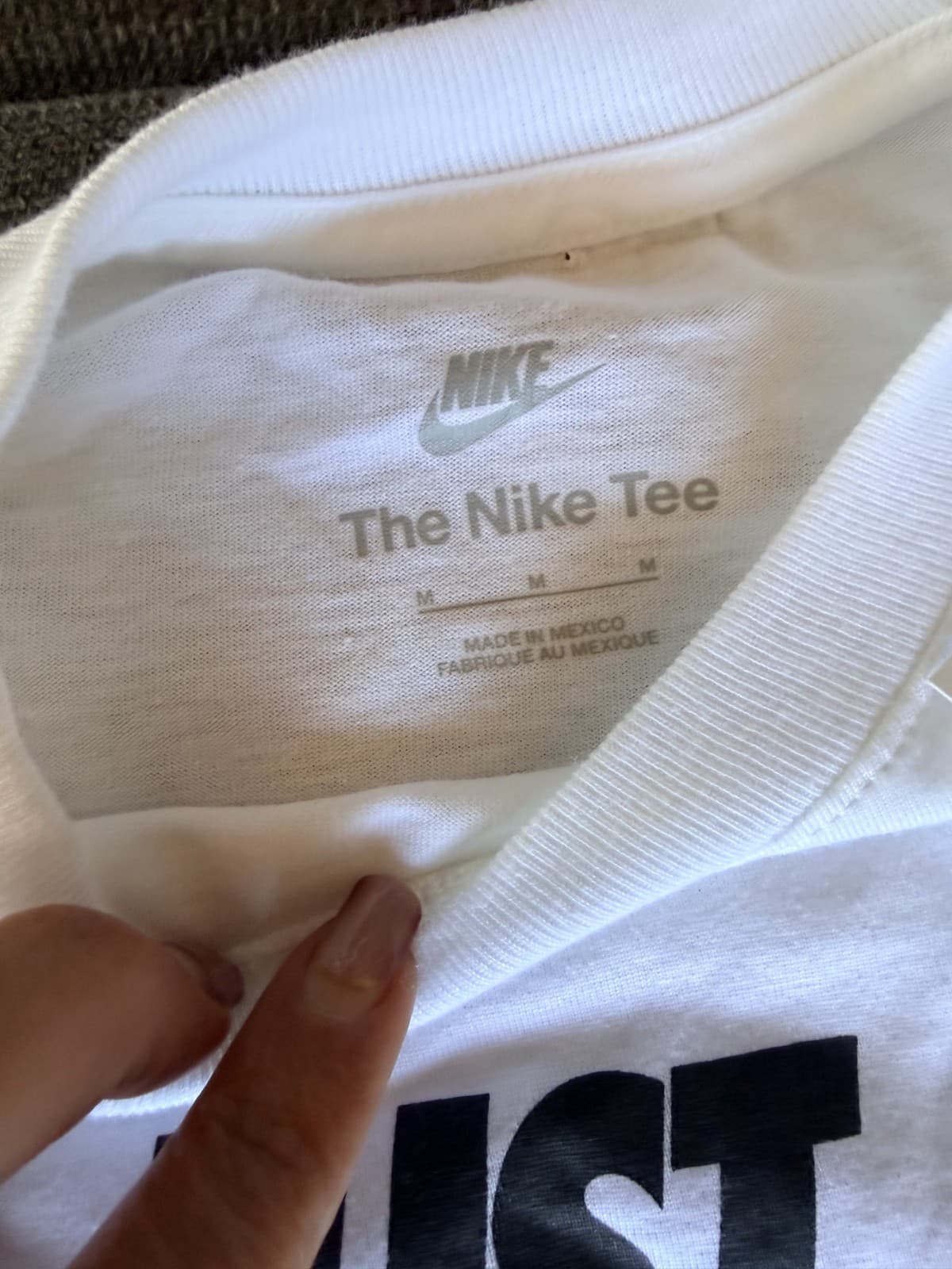 Kids Nike Just do it white Tshirt new medium - Thumbnail 3