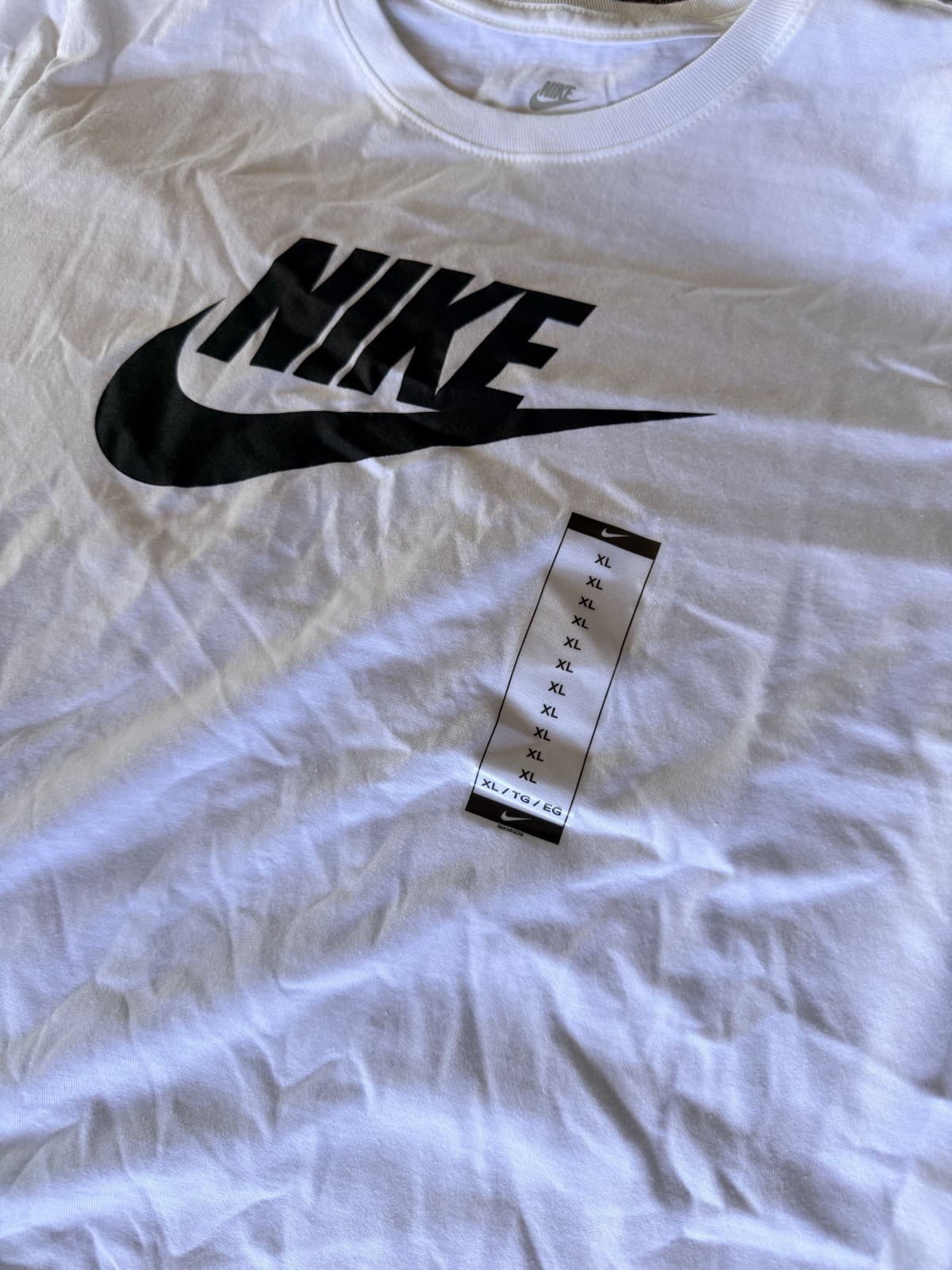 New women's Nike tshirt size xl - Thumbnail 2