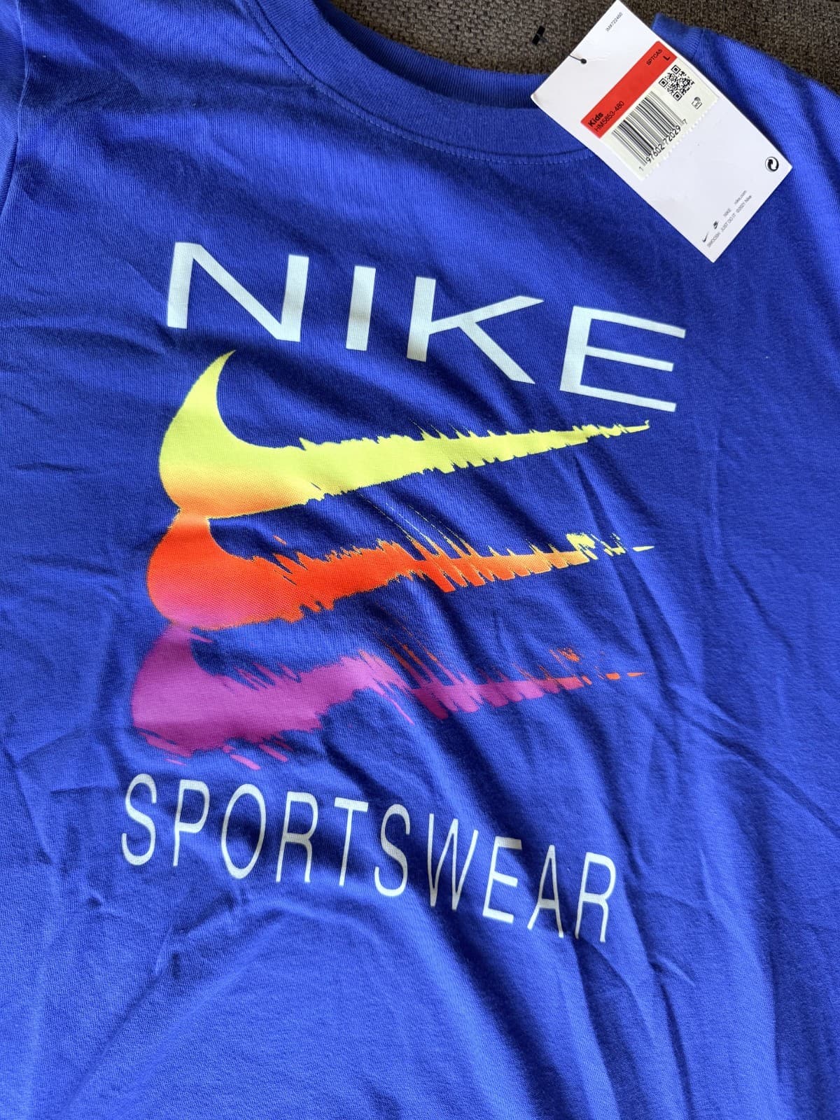 New boys size large blue nike tshirt - Thumbnail 2