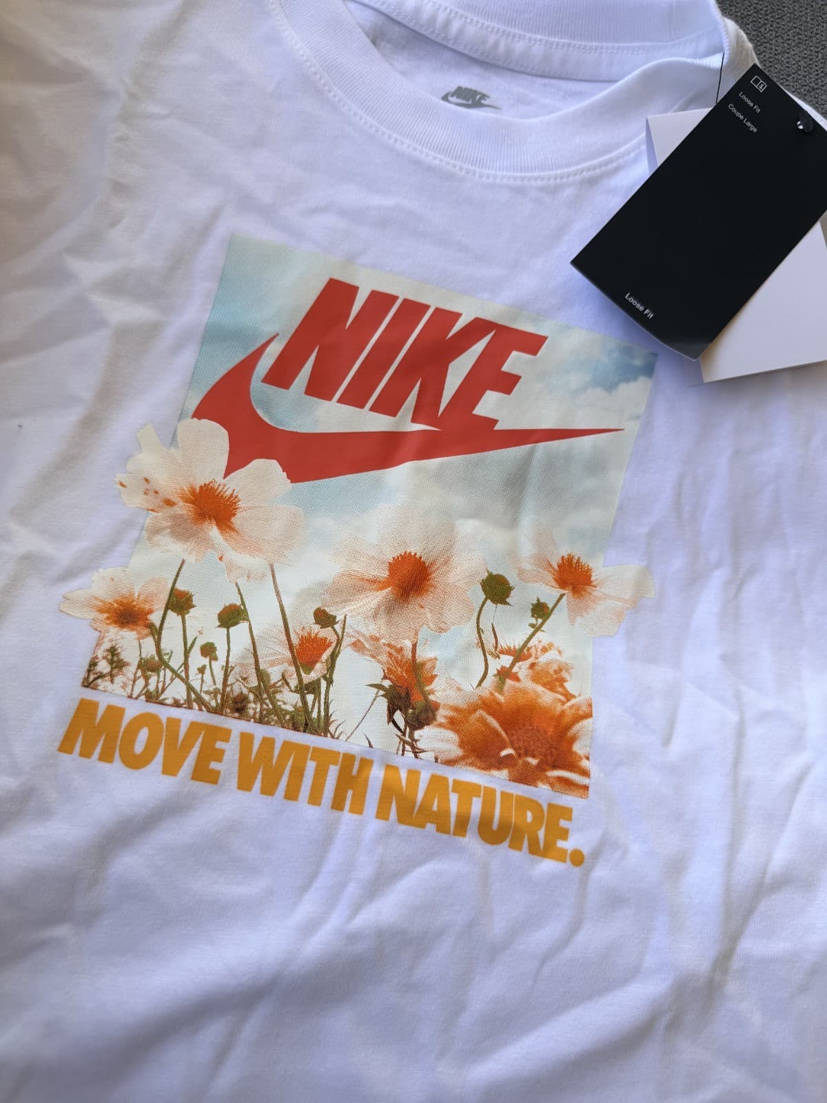 Girls Nike move with nature crop tshirt new size small - Thumbnail 2