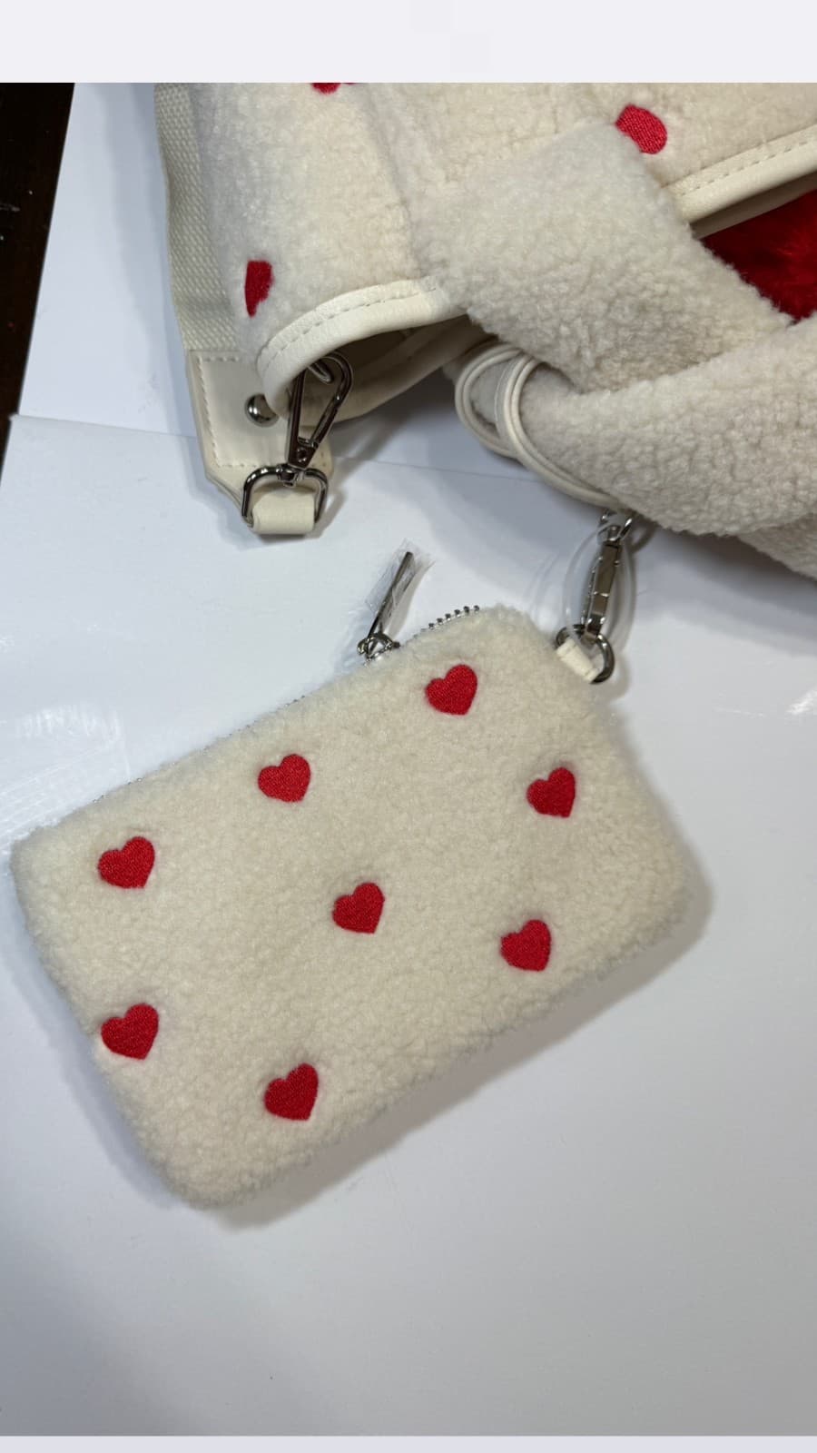 Madden girl faux sherpa heart embrodierd purse - Thumbnail 3