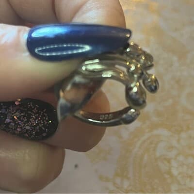 The Ivy Sculpture Ring in 925 and cubic zirconia - Thumbnail 7