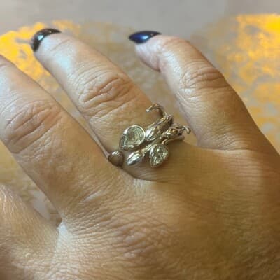 The Ivy Sculpture Ring in 925 and cubic zirconia - Thumbnail 8