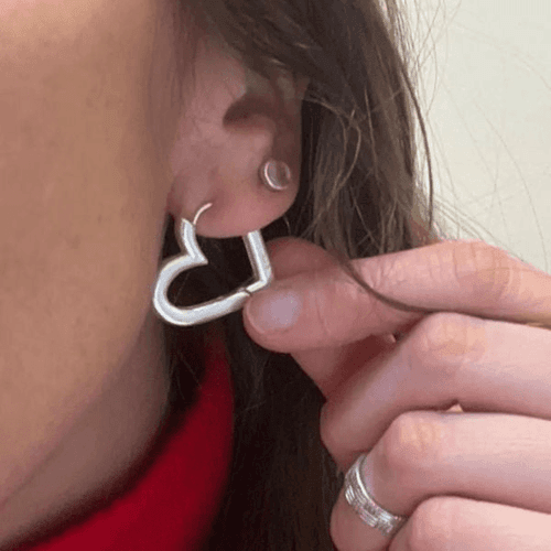 The Statement Heart earrings hoop huggie in 925 silver - Thumbnail 4