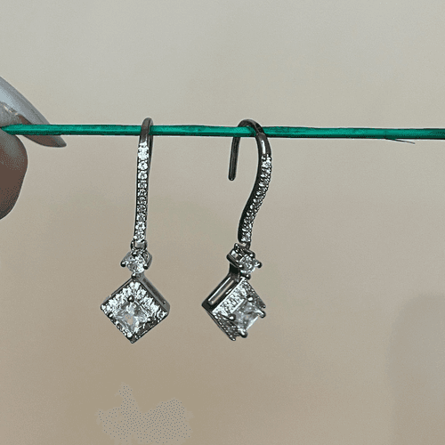 The Geometric Dangle Drop Earrings in 925 silver and cubic zirconia - Thumbnail 9