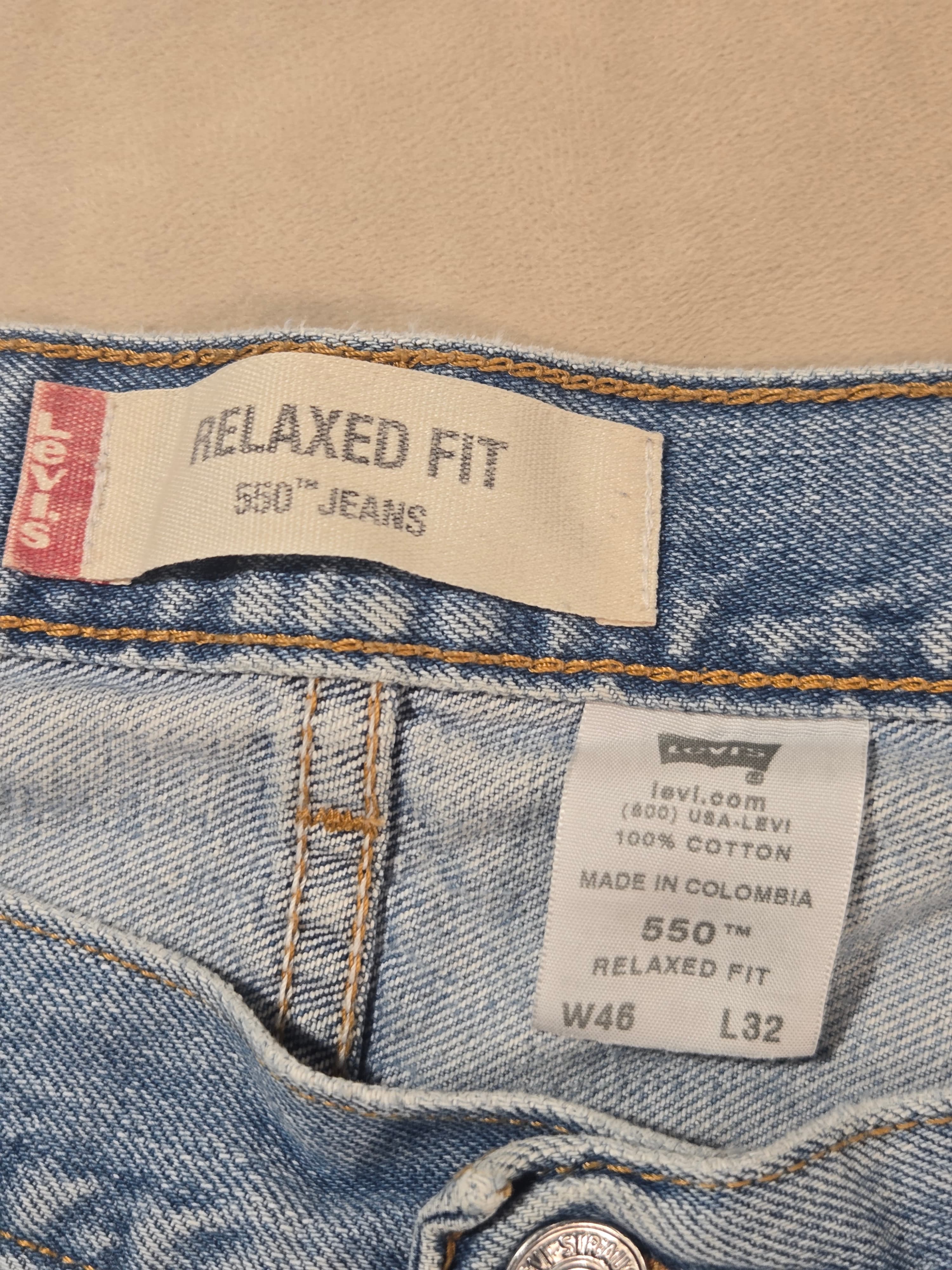 Vintage Levi’s 550 Relaxed Fit Jeans | Light Wash Denim | 32 x 32 (Actual 31x31) - Thumbnail 7