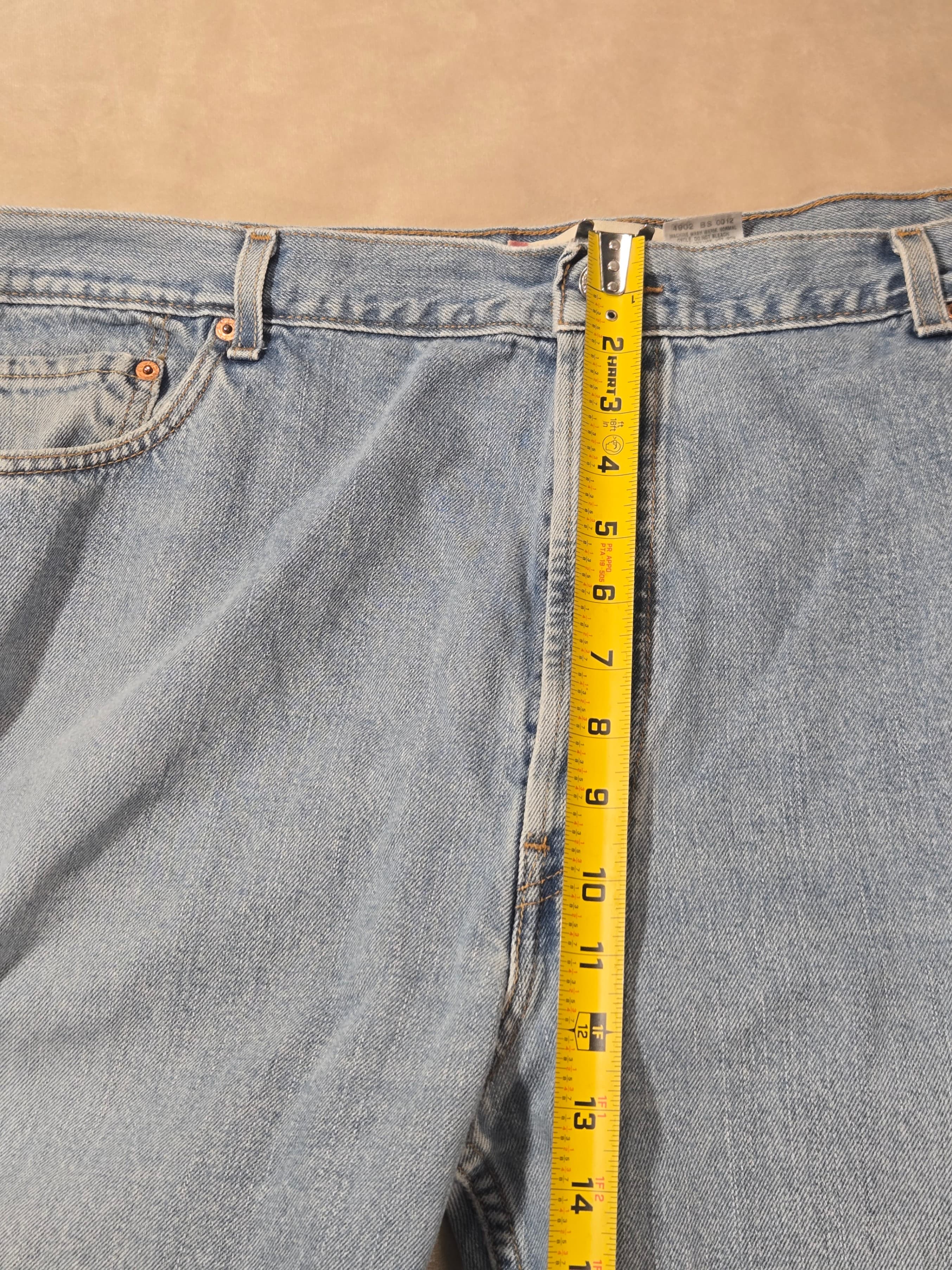 Vintage Levi’s 550 Relaxed Fit Jeans | Light Wash Denim | 32 x 32 (Actual 31x31) - Thumbnail 11