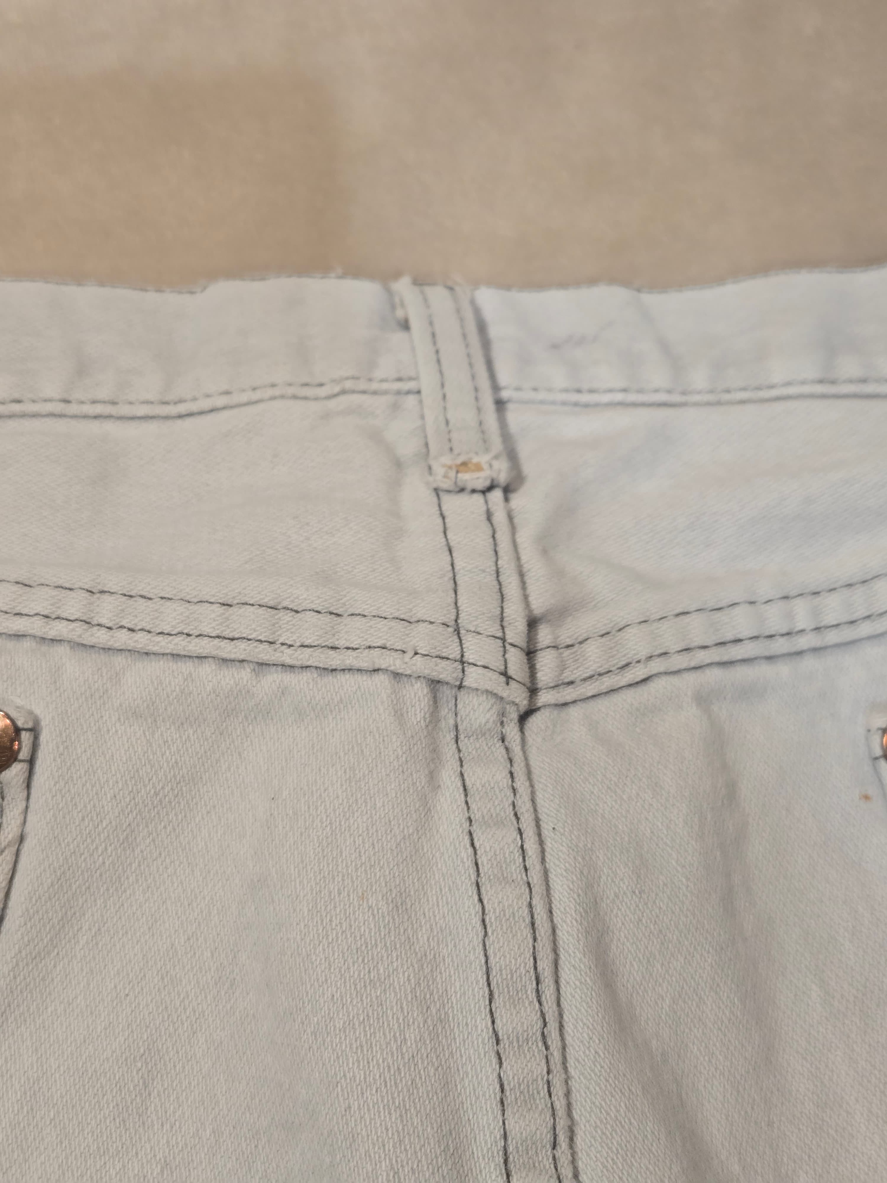 Vintage Wrangler Relaxed Fit Jeans | Light Wash Denim | 36 x 30 (Actual 35x29) - Thumbnail 4