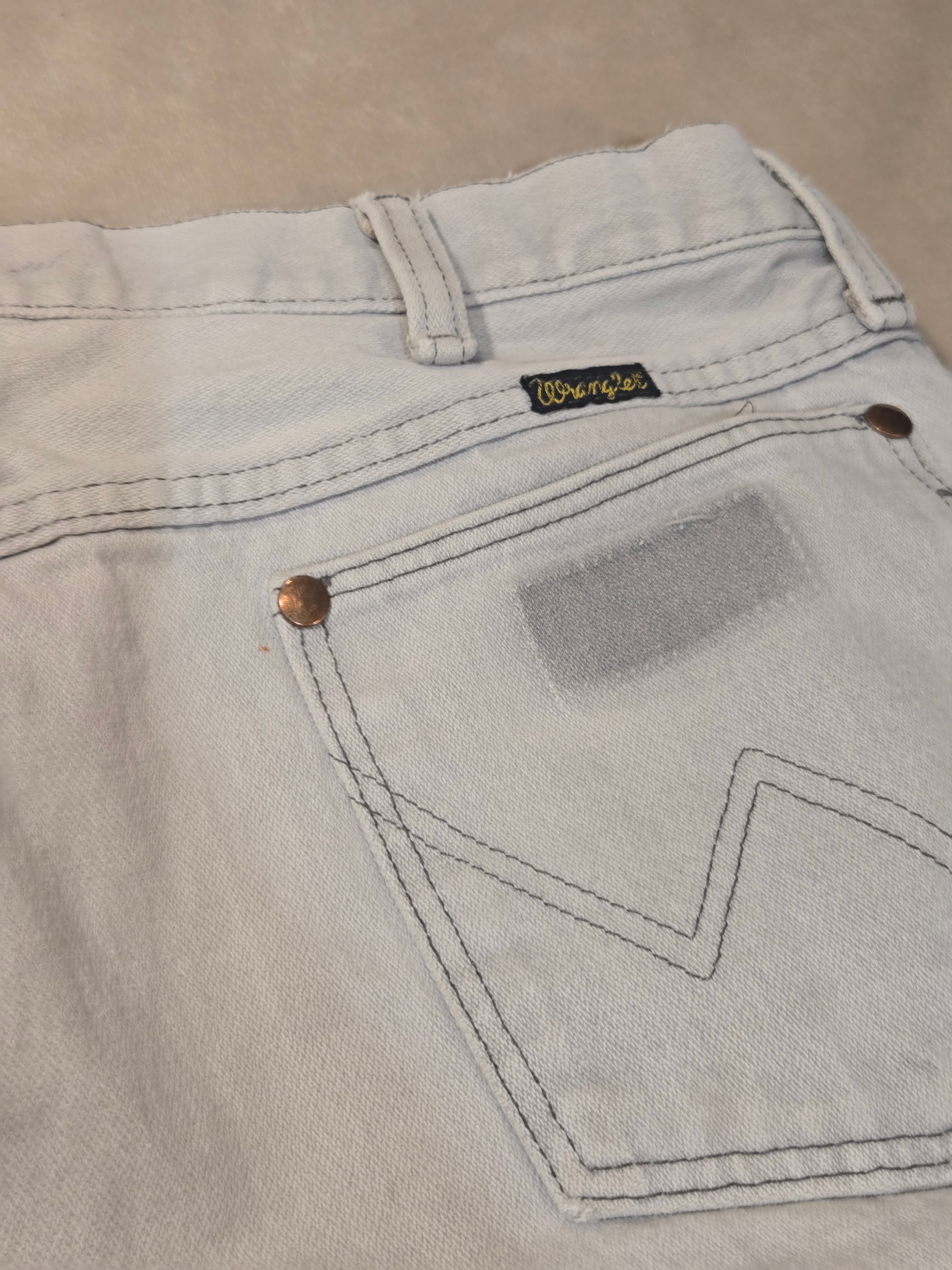 Vintage Wrangler Relaxed Fit Jeans | Light Wash Denim | 36 x 30 (Actual 35x29) - Thumbnail 3