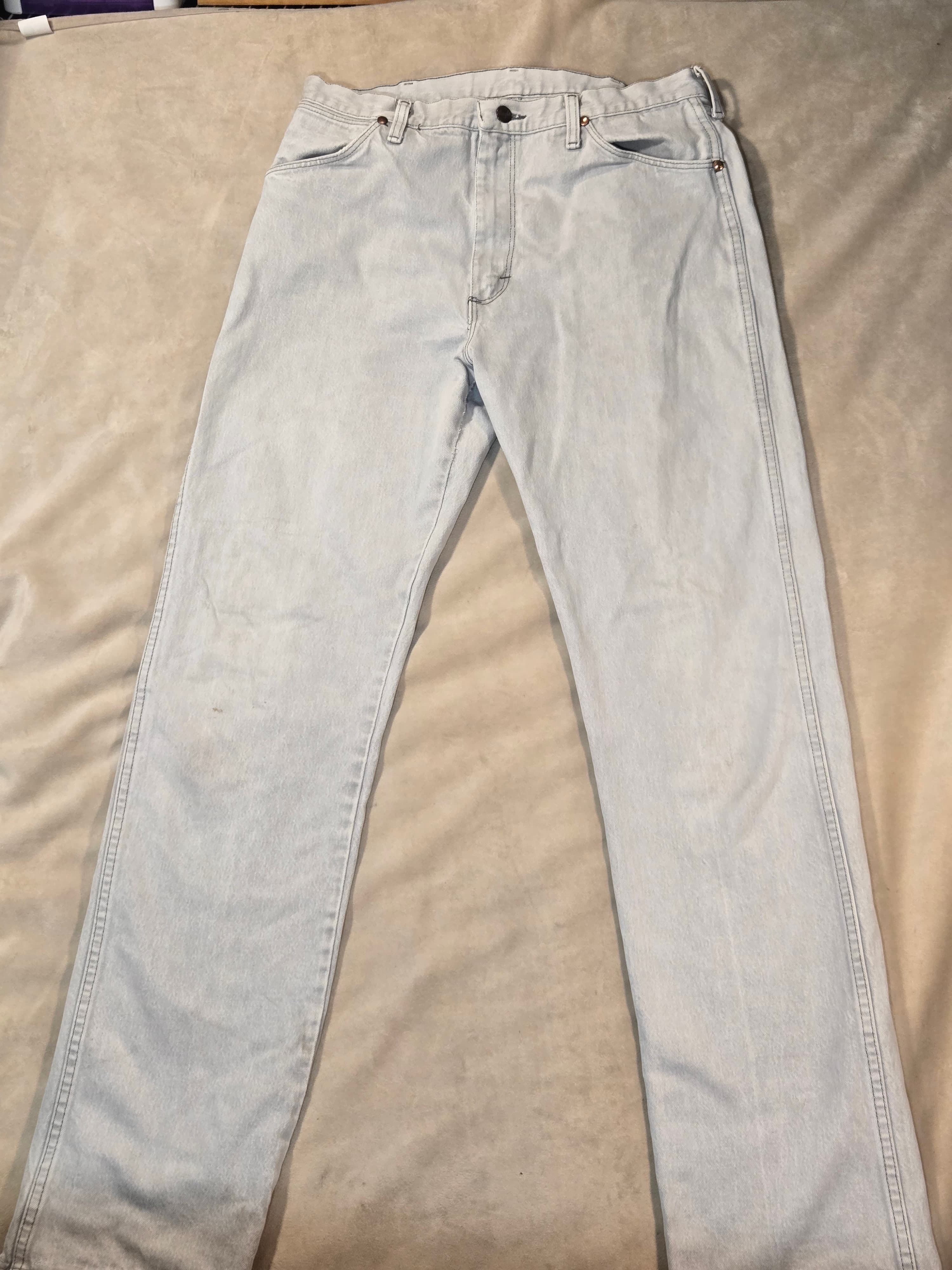 Vintage Wrangler Relaxed Fit Jeans | Light Wash Denim | 36 x 30 (Actual 35x29) - Image 1