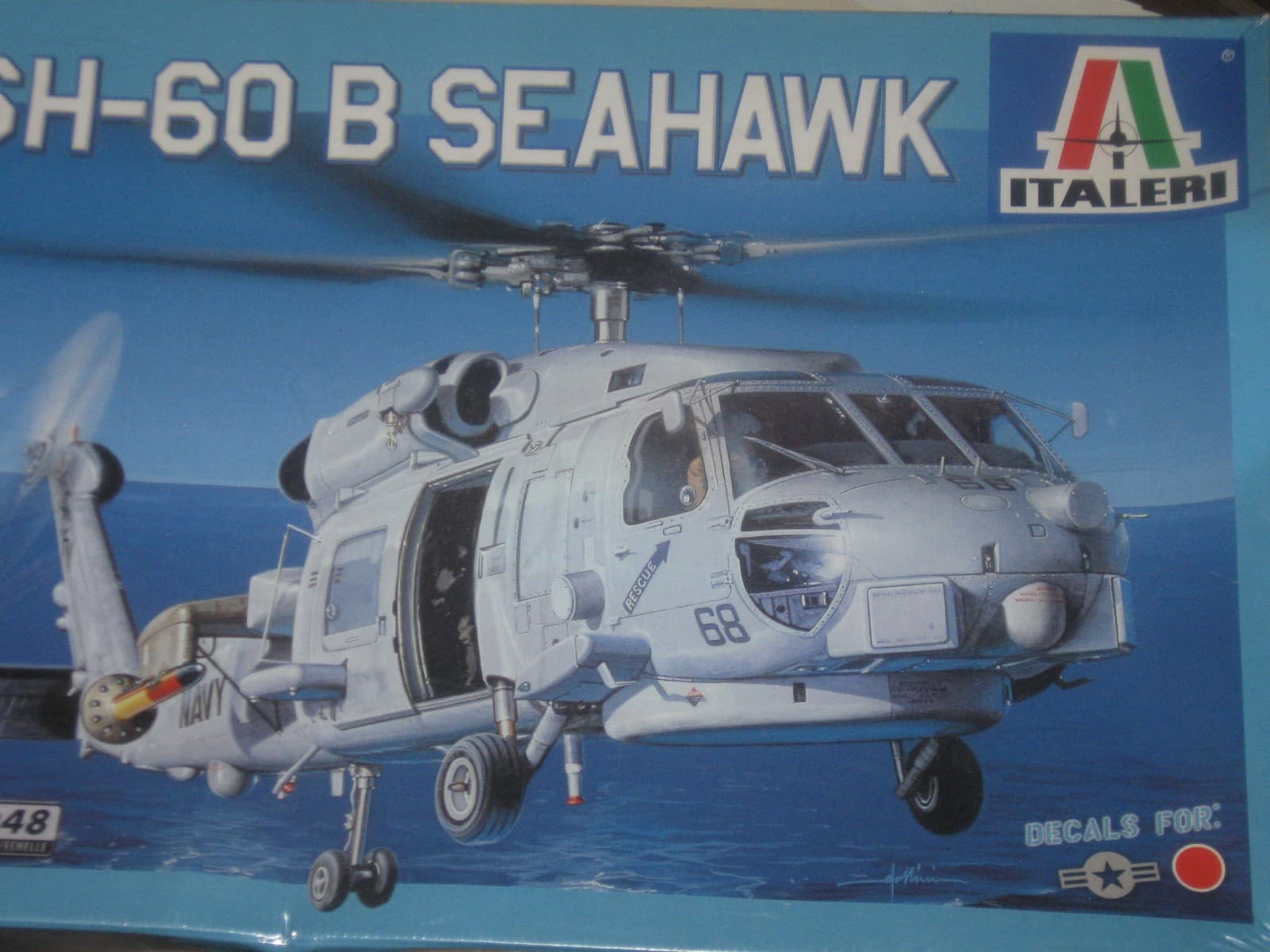 Italeri SH-60B Seahawk Model Kit - Image 1