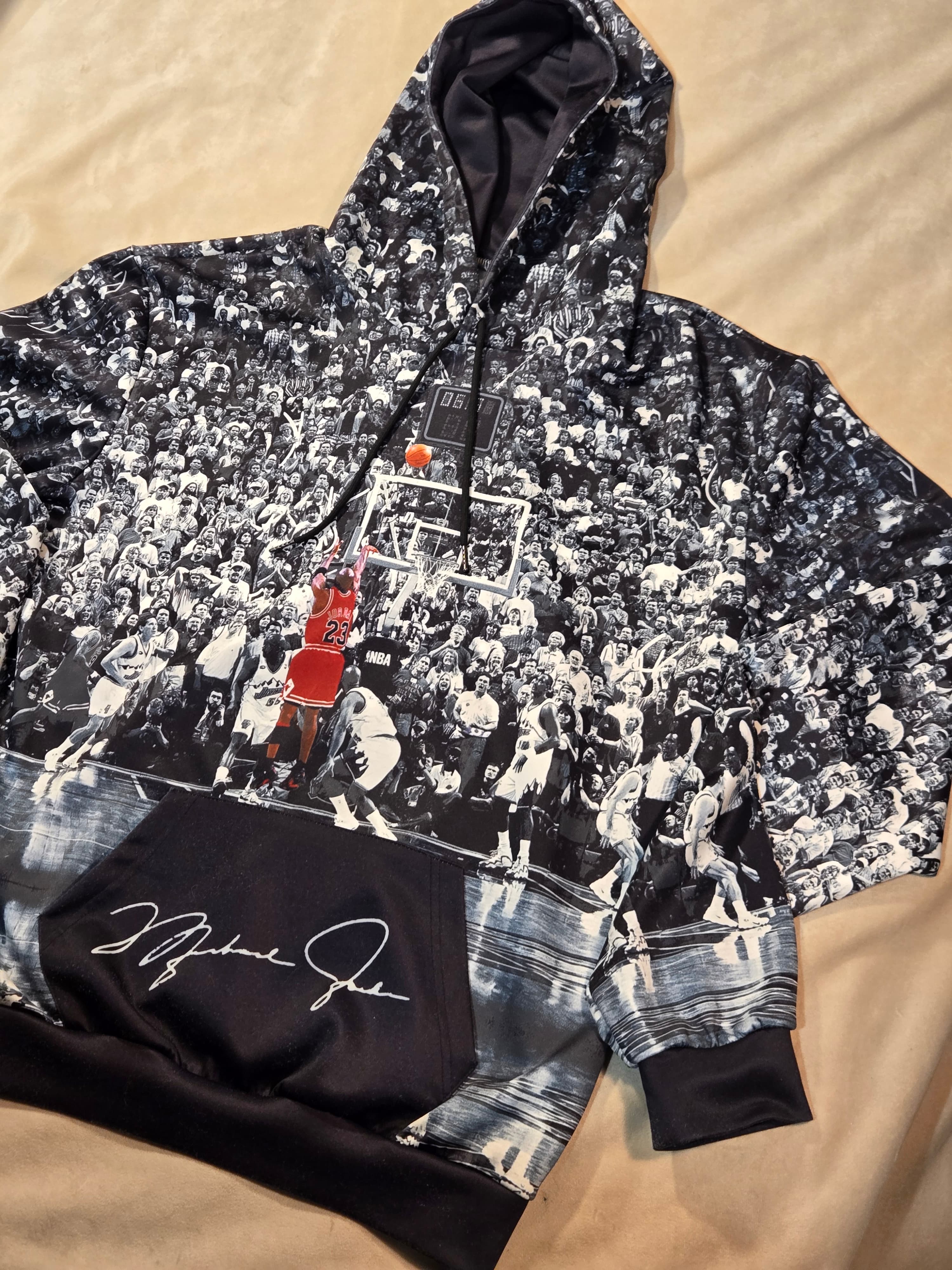 Michael Jordan Graphic Hoodie with Signature Print - Thumbnail 3