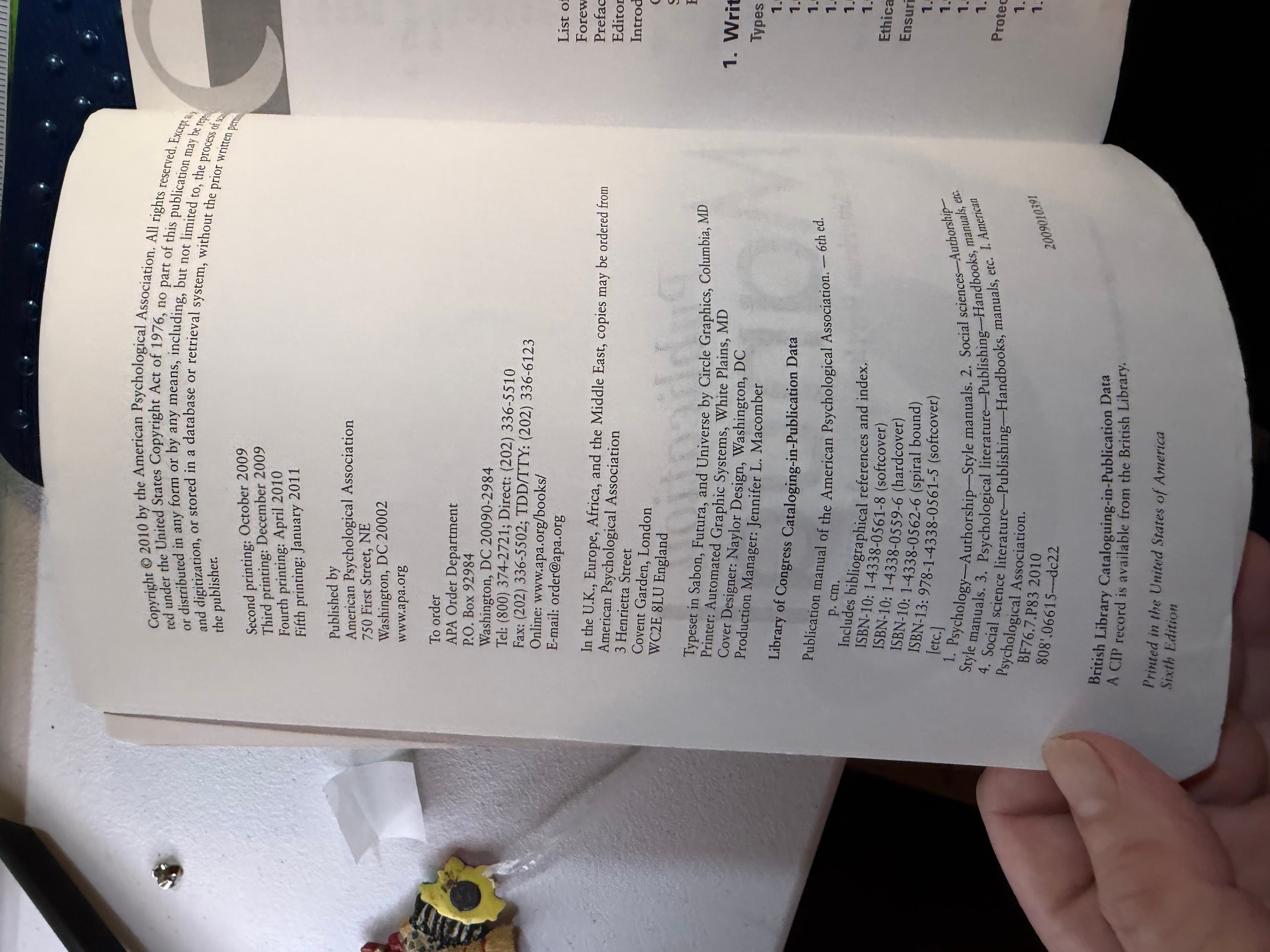 APA Publication Manual Sixth Edition Softcover Book - Thumbnail 3
