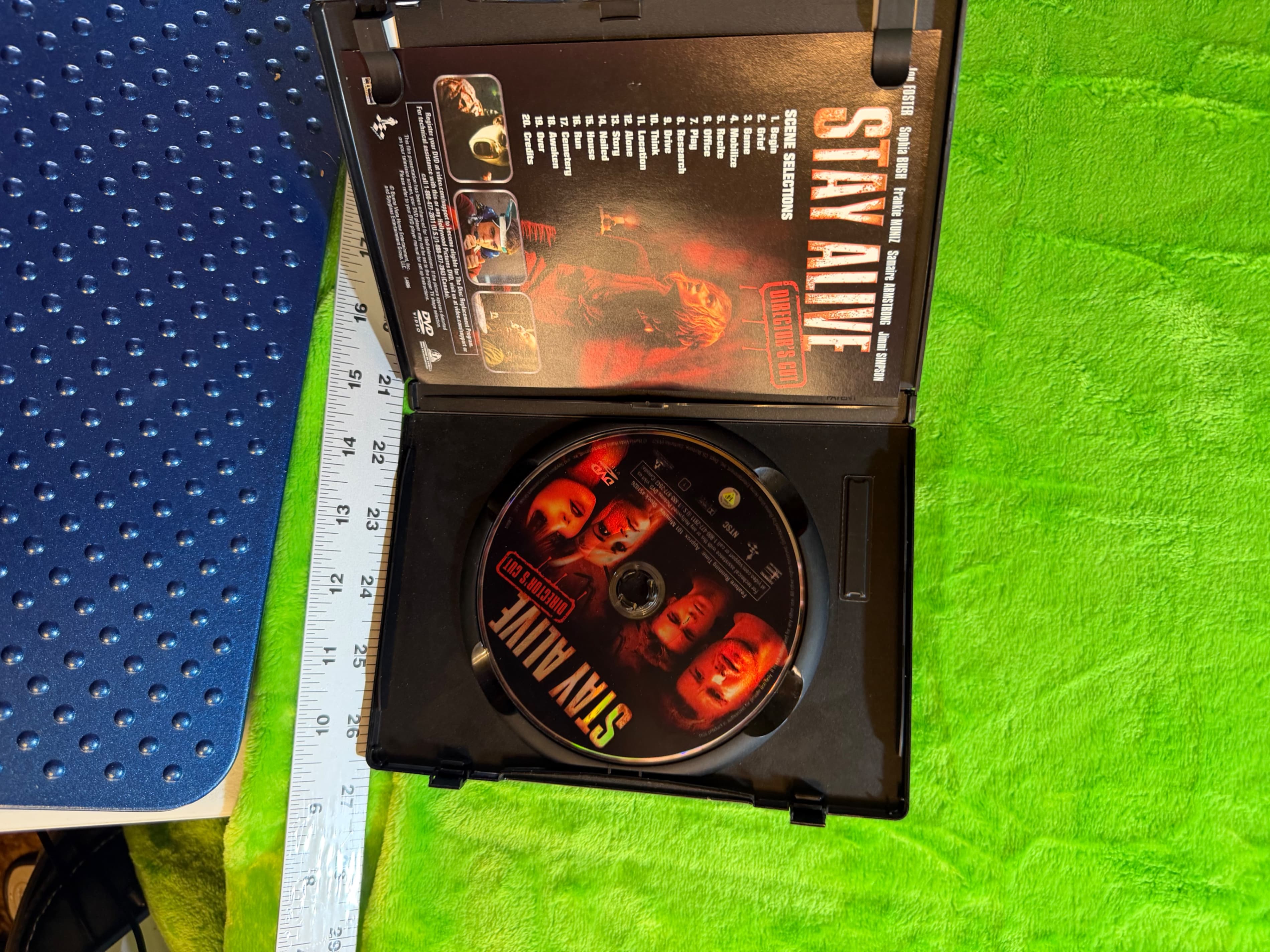 Stay Alive Unrated DVD Horror Movie with Bonus Features - Thumbnail 3
