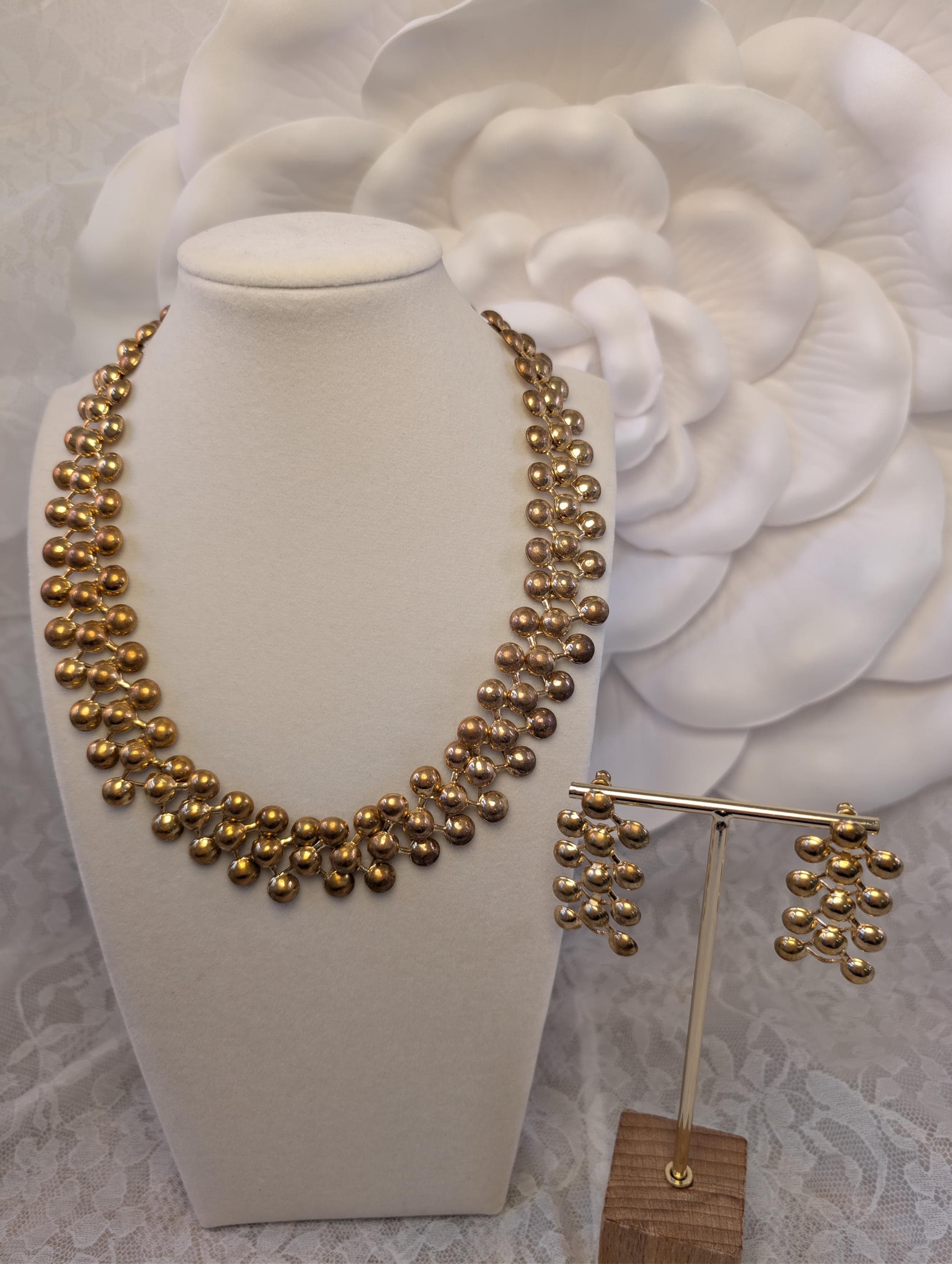 Vintage Gold Tone Statement Collar Necklace and Drop Earrings Set – Retro Mid Century Style