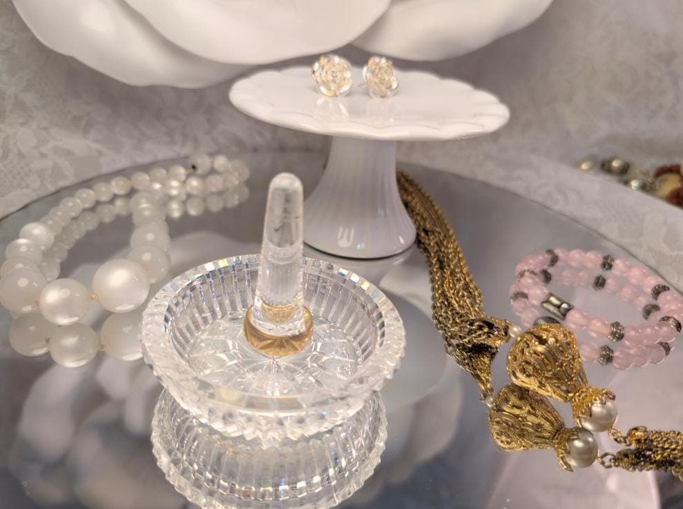 Curated Vintage Pearl & Classic Jewelry Mystery Box, Timeless Bundle - Thumbnail 6