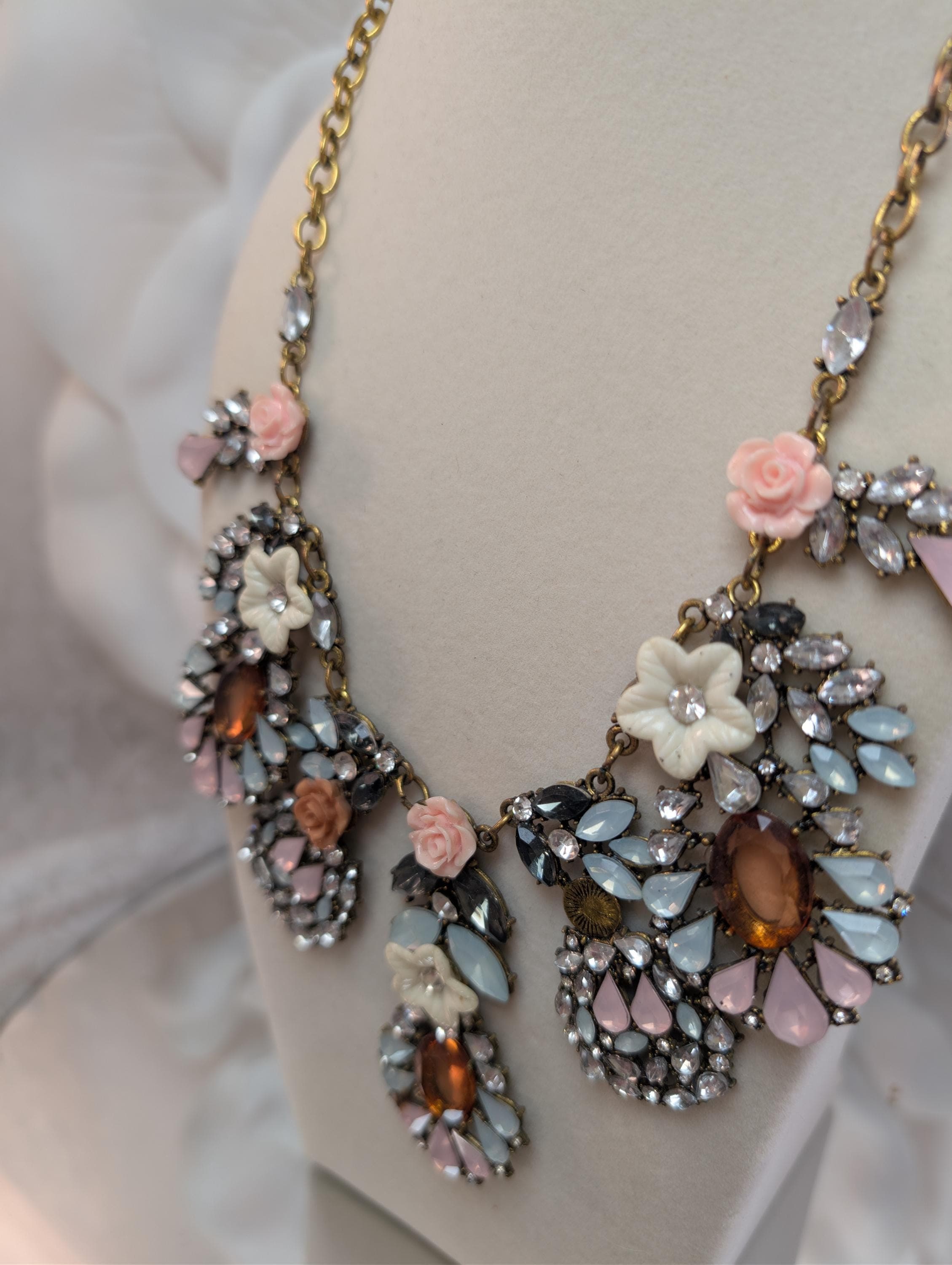 Vintage Floral Rhinestone Statement Necklace: Pastel Pink Blue Bib Cottagecore Jewelry - Thumbnail 4