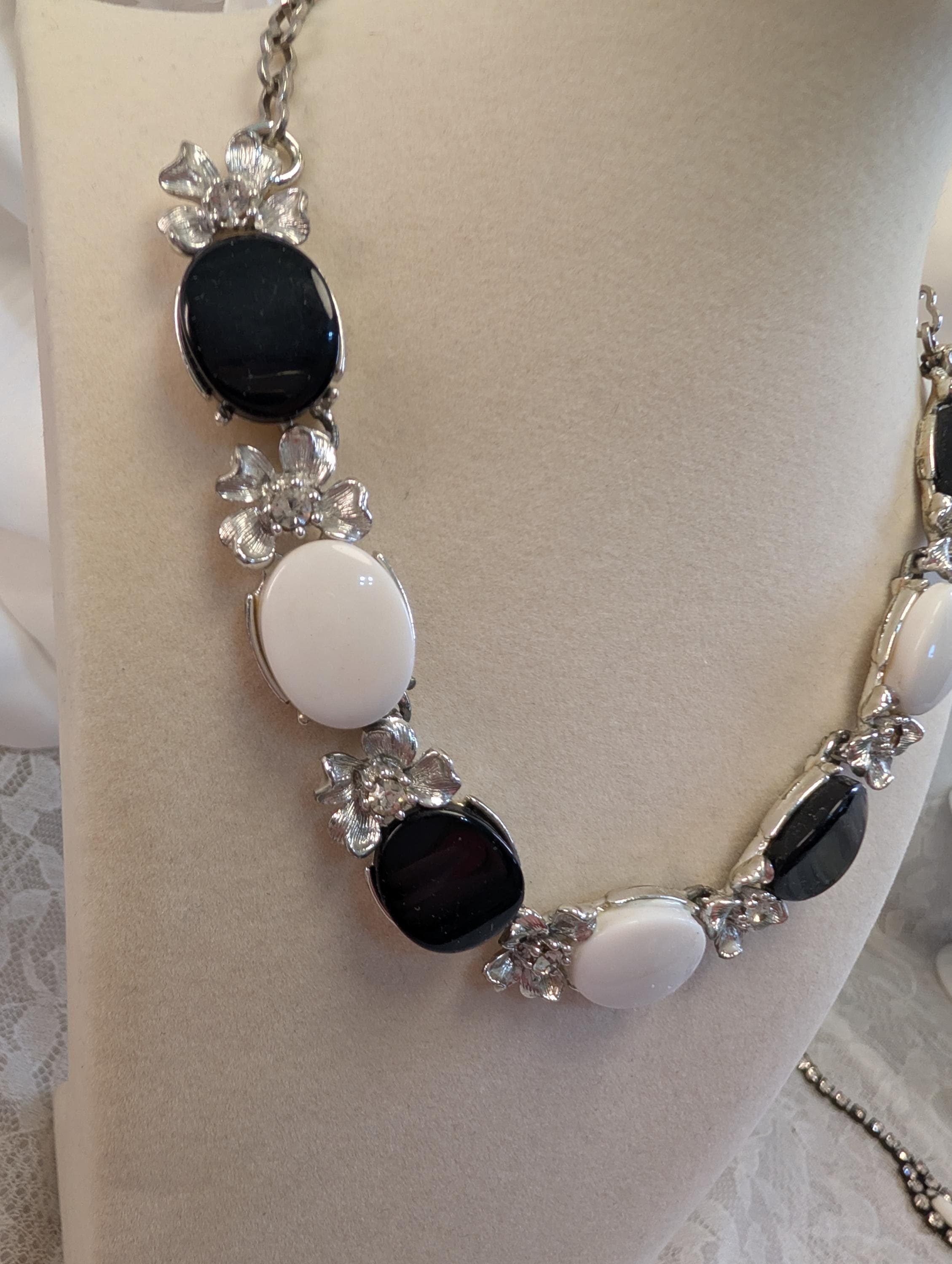 Vintage Black & White Jewelry Trio – 2 Necklaces + Clip-On Earrings – Rhinestone Repair Lot - Thumbnail 5