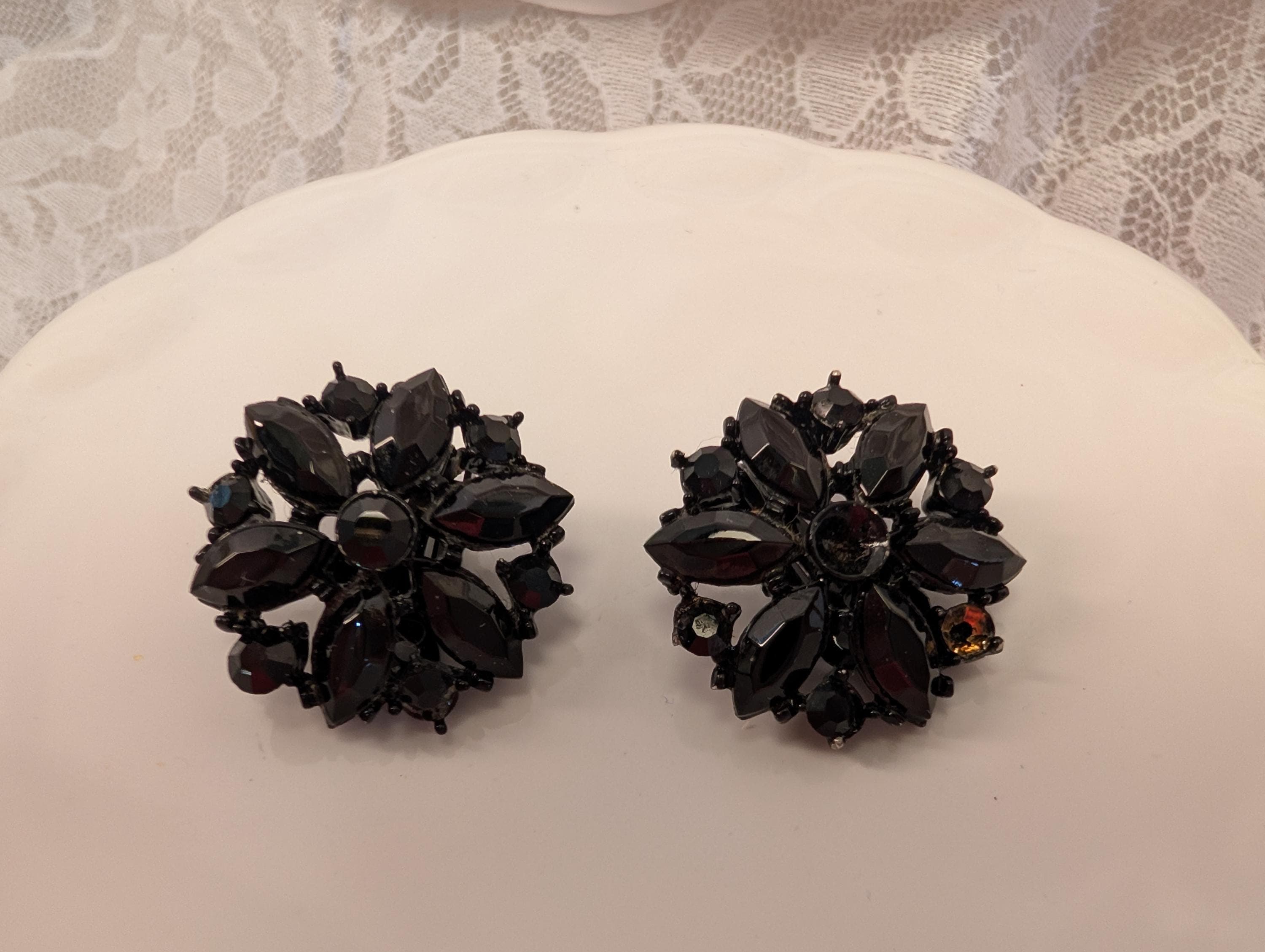 Vintage Black & White Jewelry Trio – 2 Necklaces + Clip-On Earrings – Rhinestone Repair Lot - Thumbnail 8