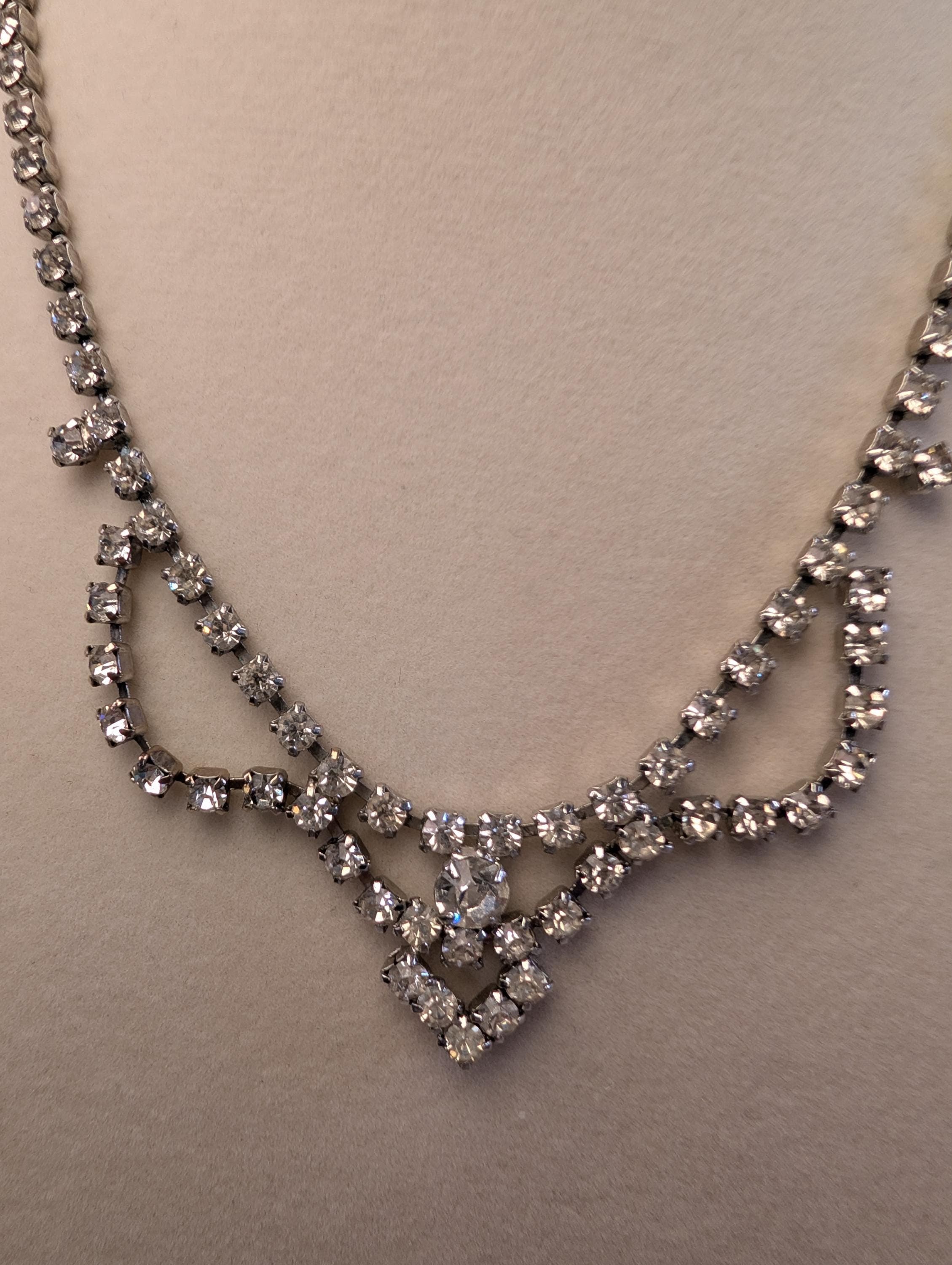 Vintage Rhinestone Statement Necklace Silver Tone Bridal Prom Crystal Bib Necklace Elegant Wedding Jewelry - Thumbnail 4