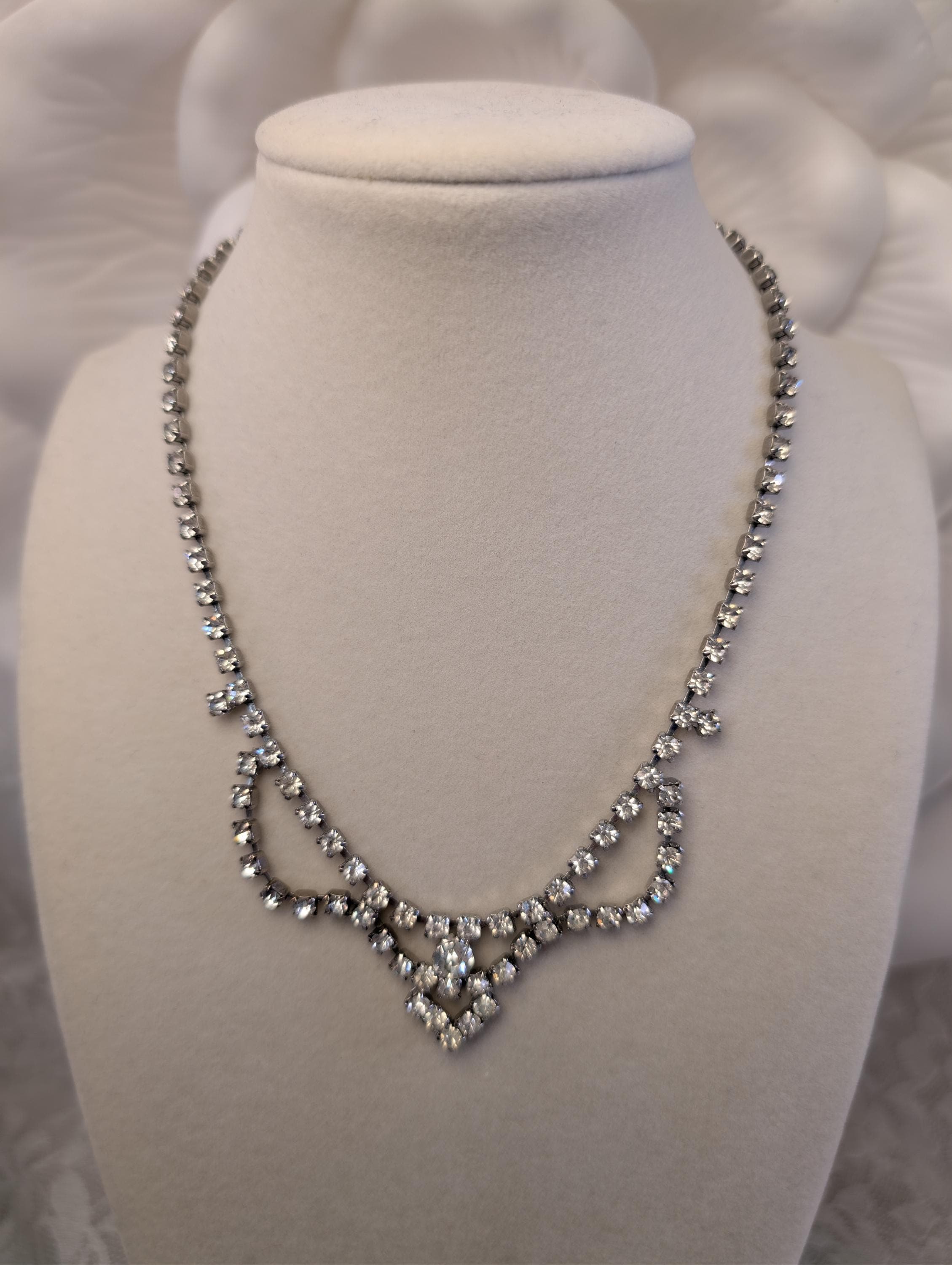 Vintage Rhinestone Statement Necklace Silver Tone Bridal Prom Crystal Bib Necklace Elegant Wedding Jewelry - Thumbnail 6