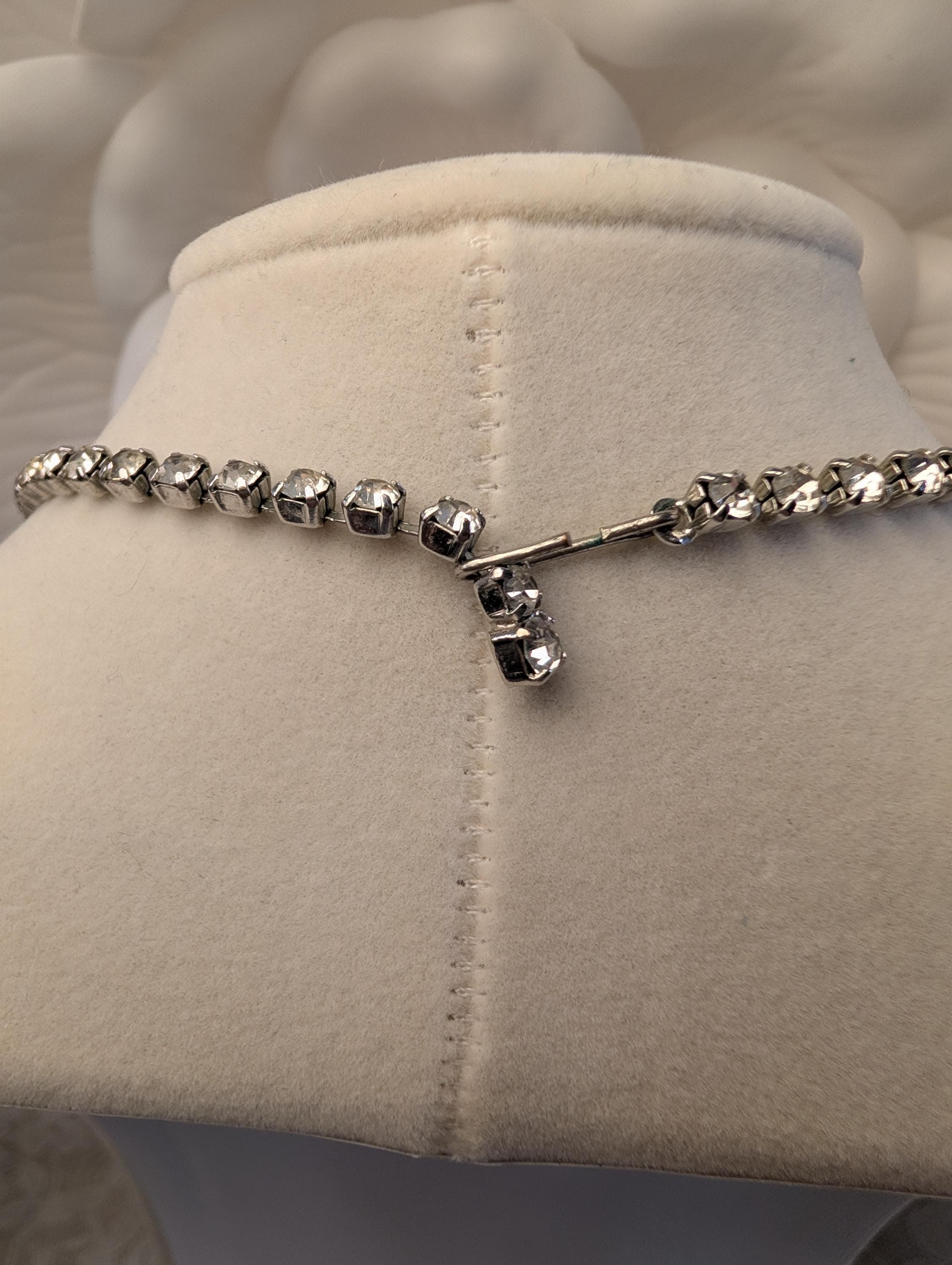 Vintage Rhinestone Statement Necklace Silver Tone Bridal Prom Crystal Bib Necklace Elegant Wedding Jewelry - Thumbnail 3