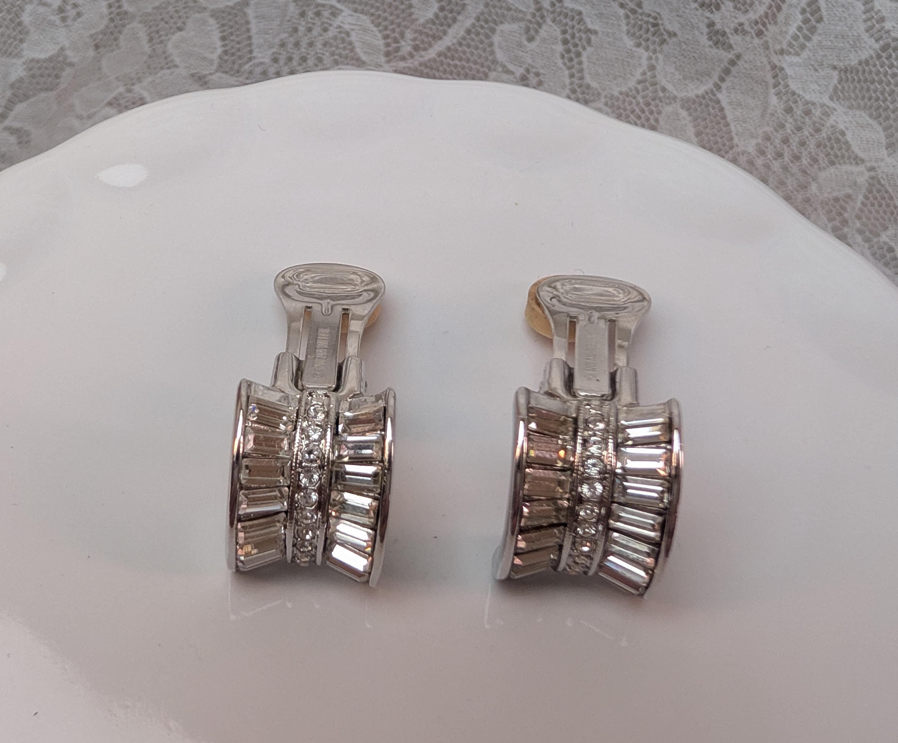 Signed Nolan Miller Silver Tone Baguette Rhinestone Clip Earrings – Art Deco Glam Statement - Thumbnail 7