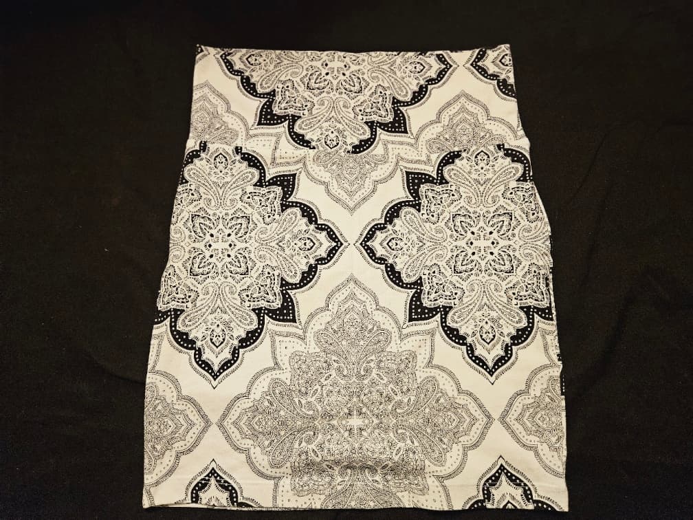 Black and White Paisley Print Skirt - Image 1