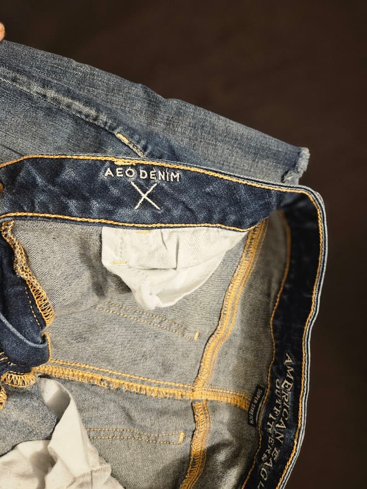 American Eagle Distressed Blue Jeans Size 10 - Thumbnail 3