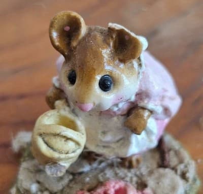 Wee Forest Folk M-111 Spring Gardener Pink Dress Mouse Figurine Retired WFF - Thumbnail 4