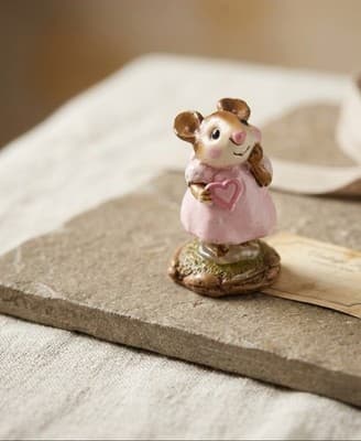 Annette Petersen Handmade Clay Mouse Figurine Pink Dress Heart Collectible 1982 - Thumbnail 2