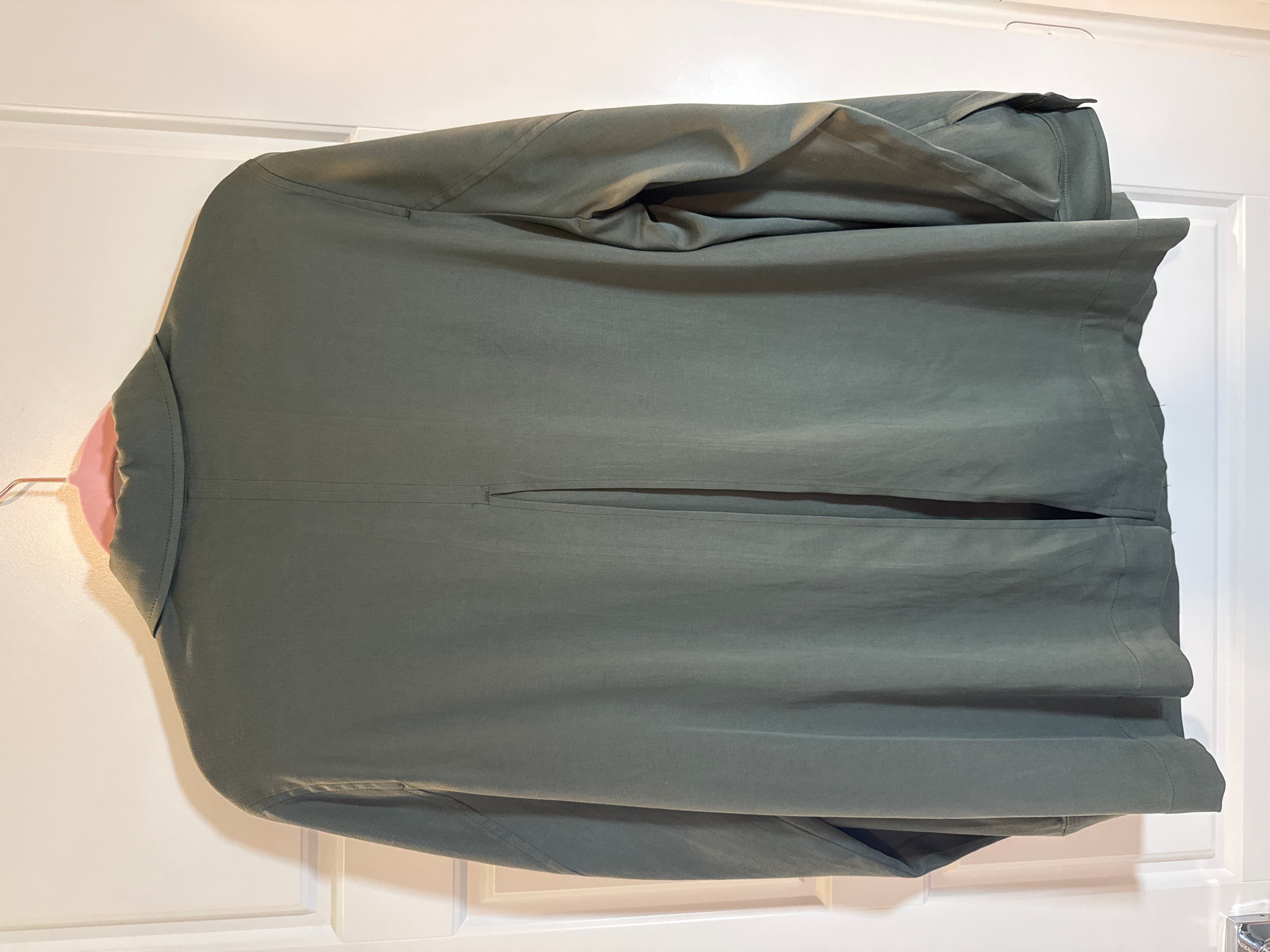 Women’s Long Sleeve Button-Up Shirt Size L - Thumbnail 2