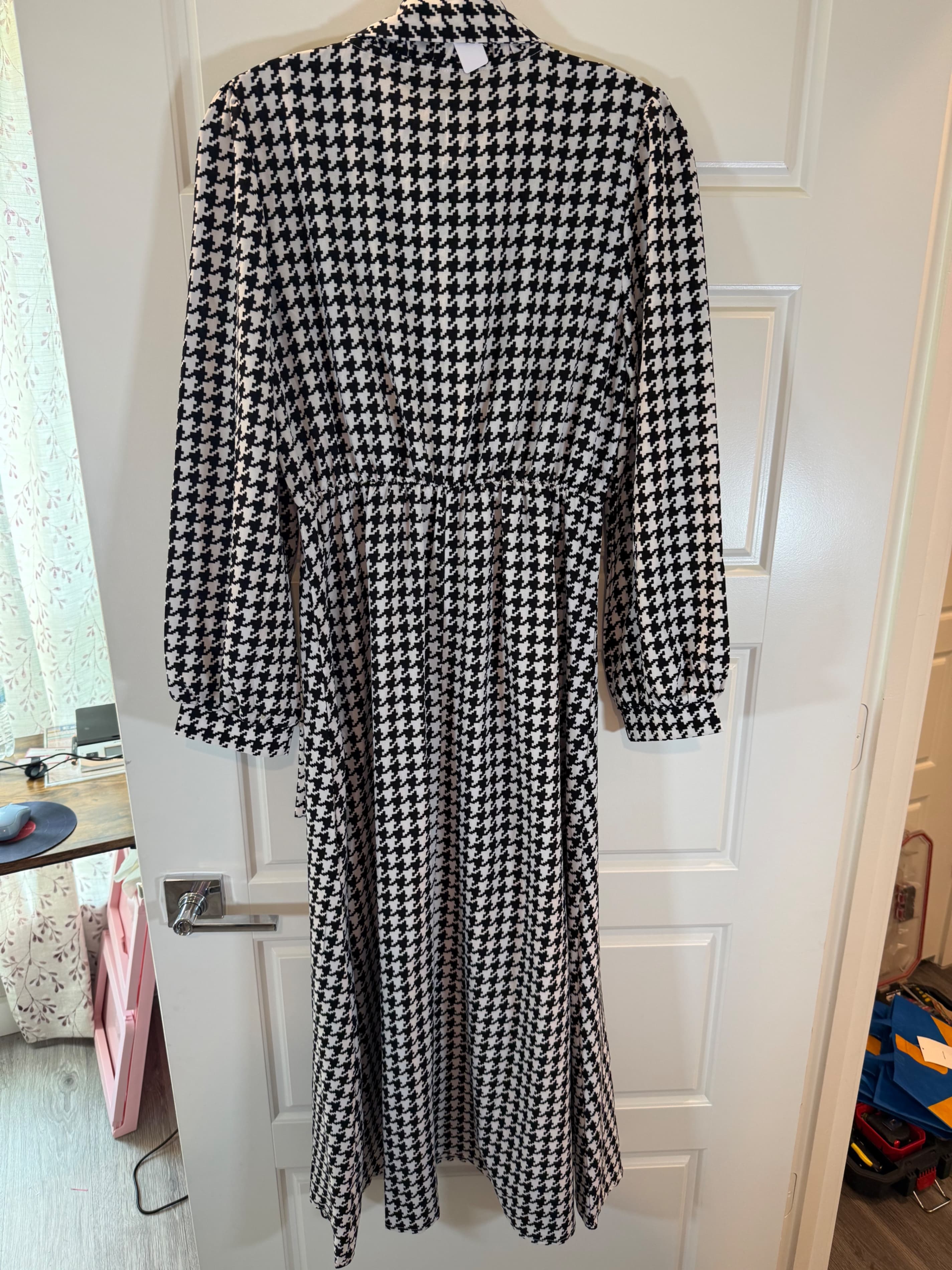 SHEIN Houndstooth Long Sleeve Dress Size S - Thumbnail 3