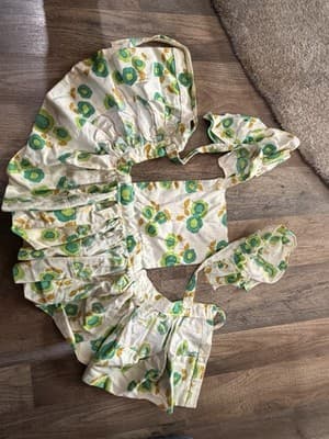 Vintage Floral Cotton Pinafore Apron Ruffled White Green Yellow Retro Style - Thumbnail 2