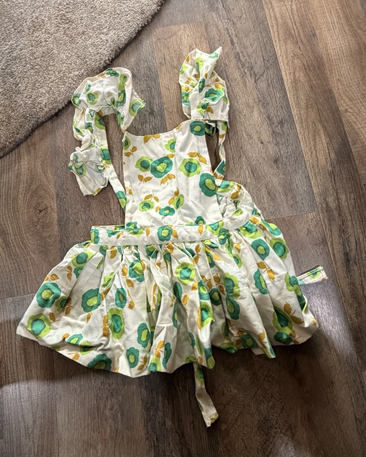 Vintage Floral Cotton Pinafore Apron Ruffled White Green Yellow Retro Style