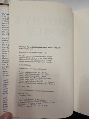 Dorothy Howard Dorothy's World Hardcover 1977 Vintage w/ Dust Jacket - Thumbnail 2