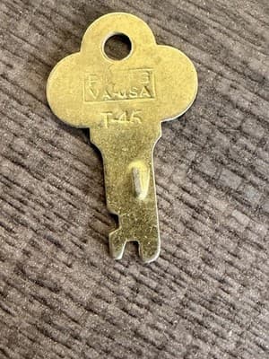 LONG LOCK T-46 & RY3 VAMSA T-44 Skeleton Keys Collectible Display - Thumbnail 2